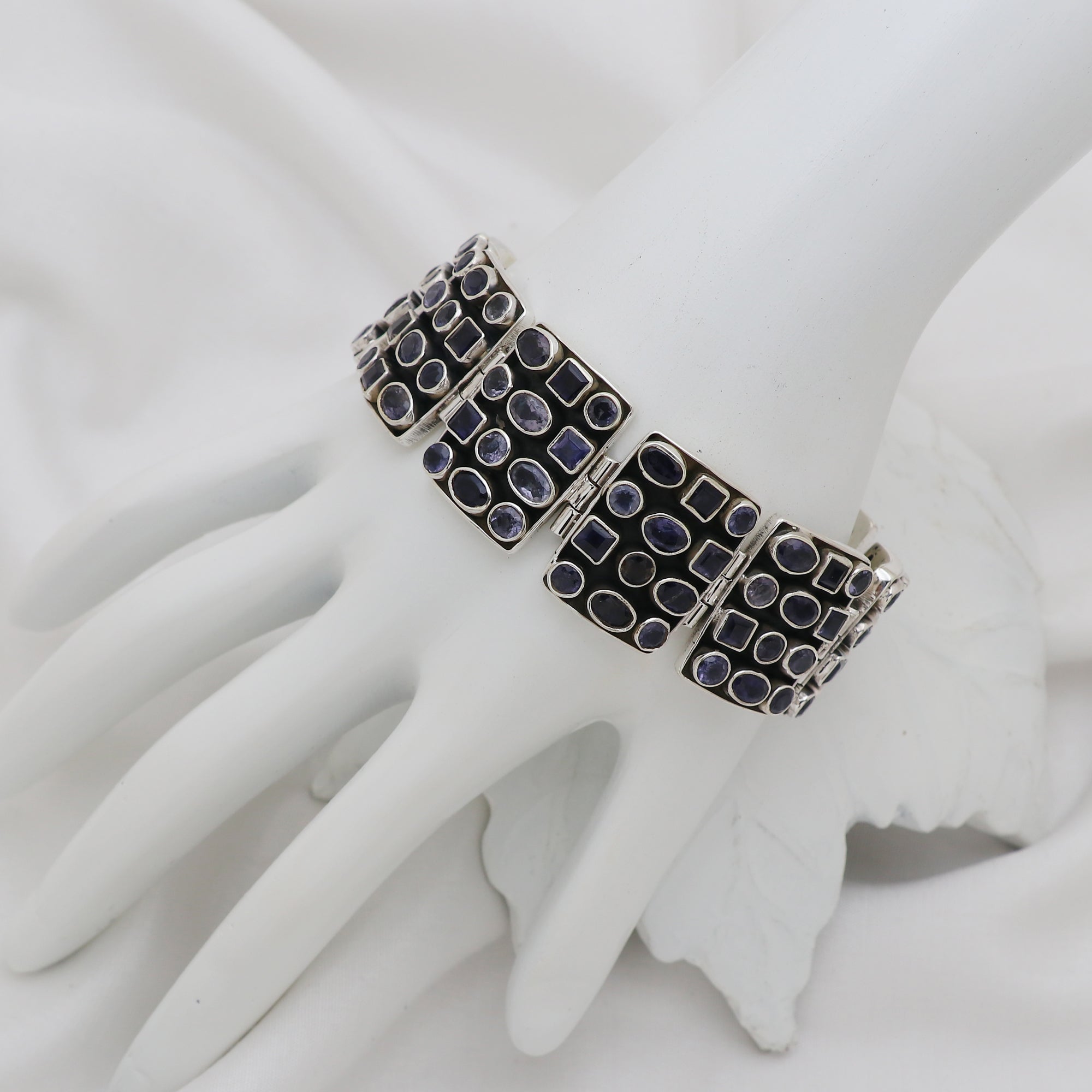 Aakriti Bracelet