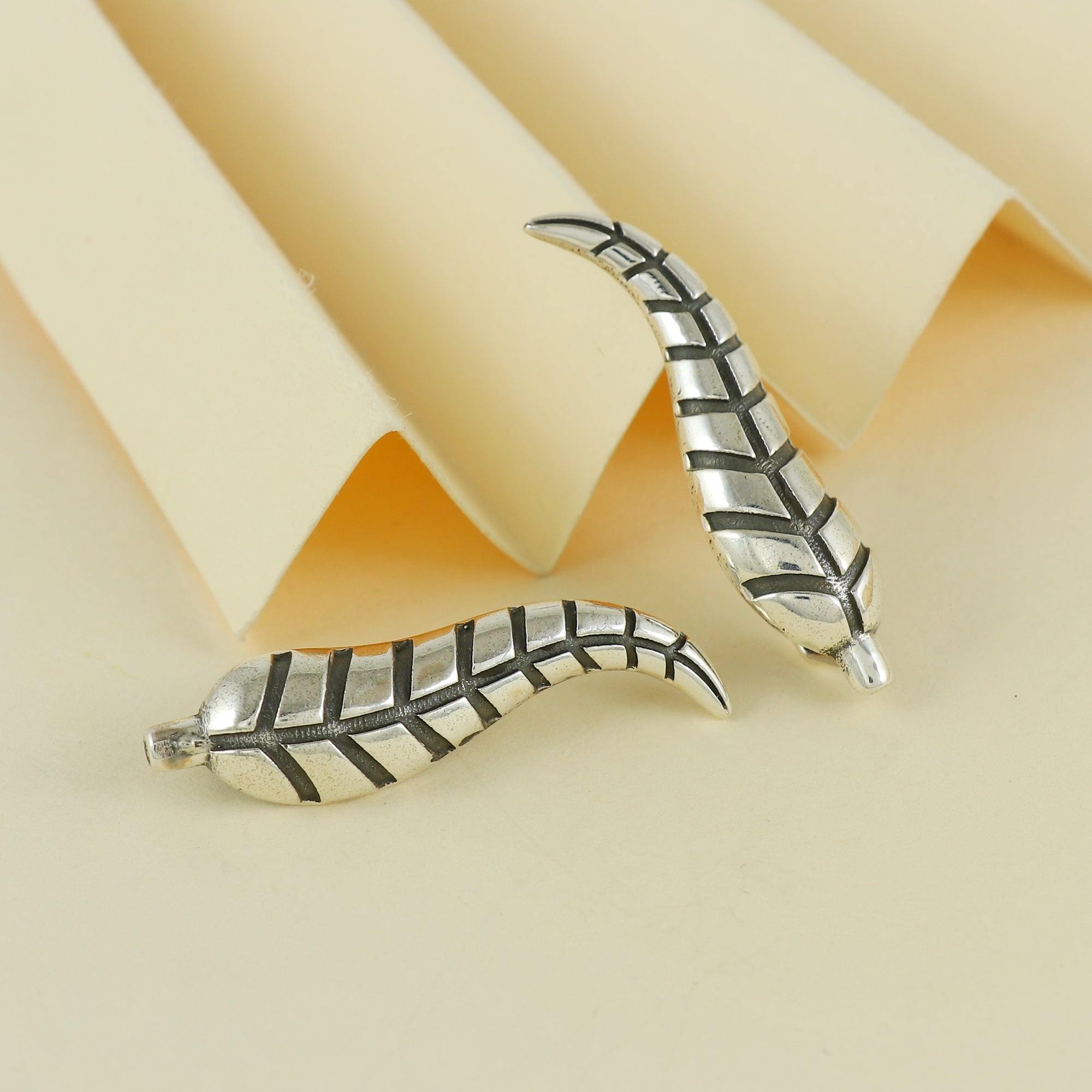Plain Designer Long Earcrawlers