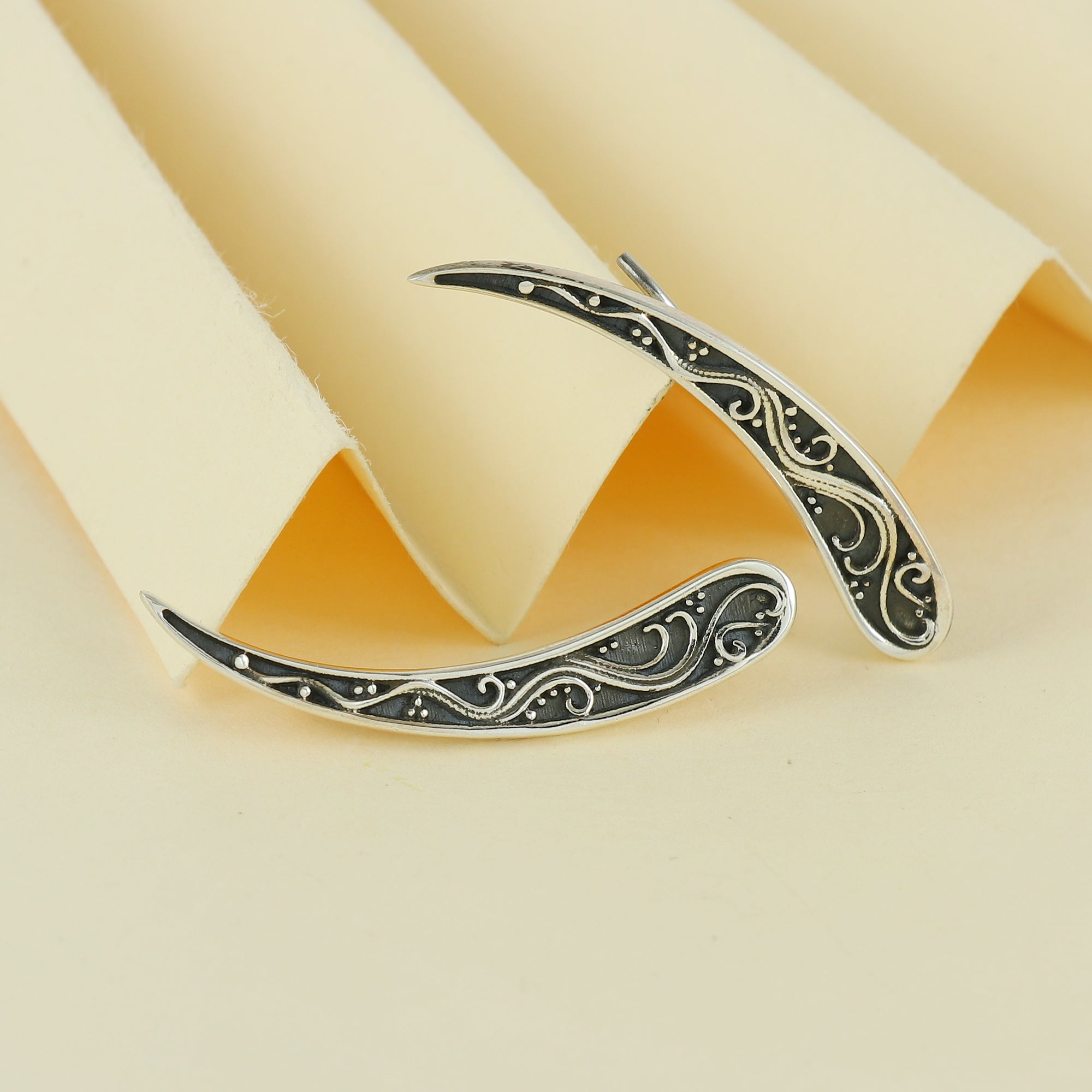 Plain Designer Long Earcrawlers