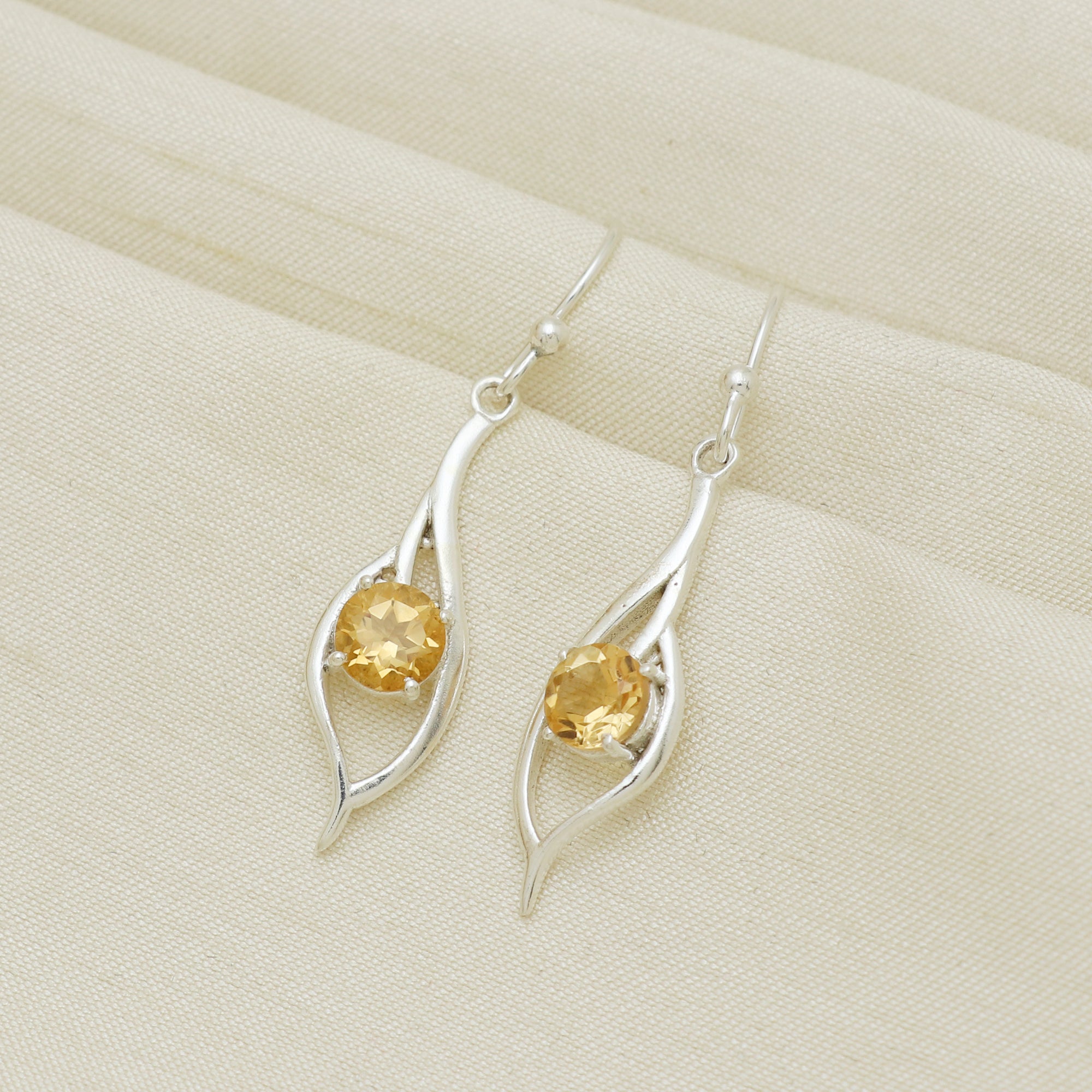 Dainty Earring