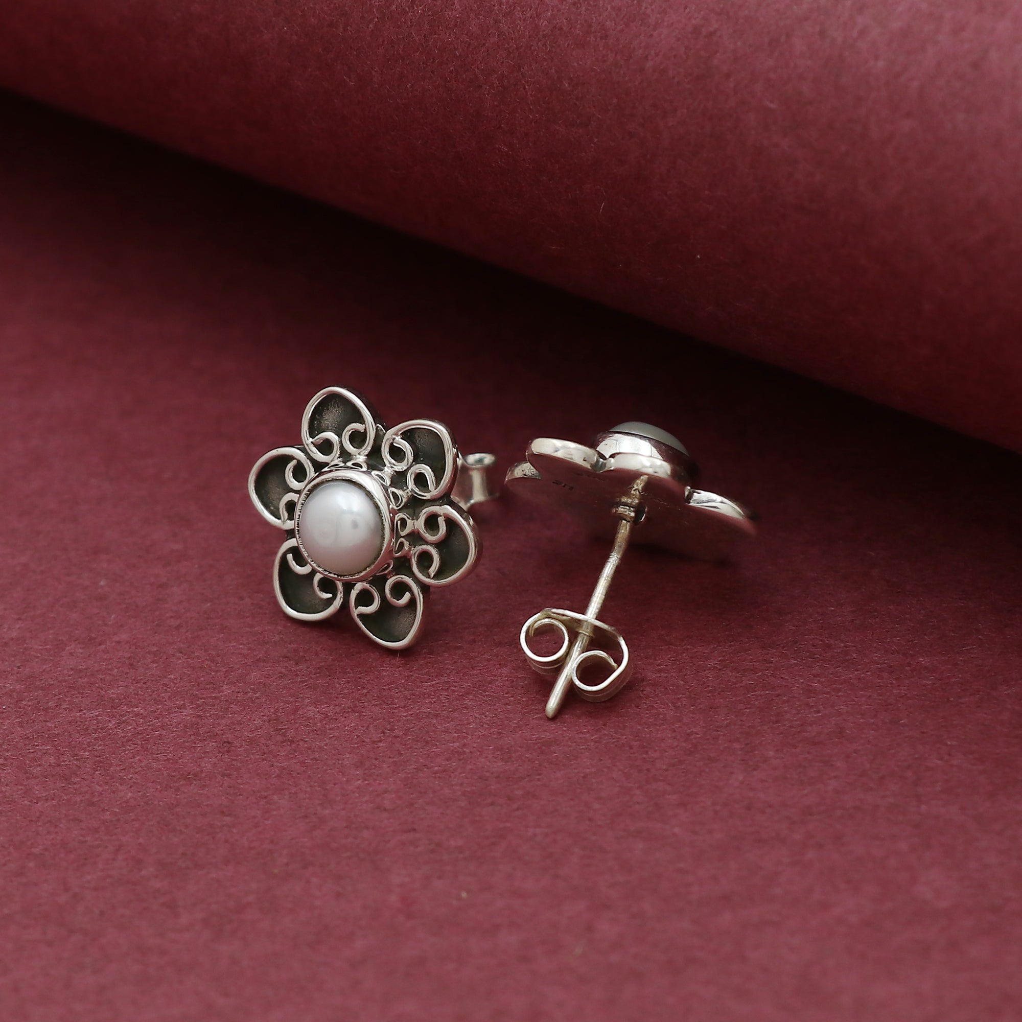 Pushp Pearl Earring