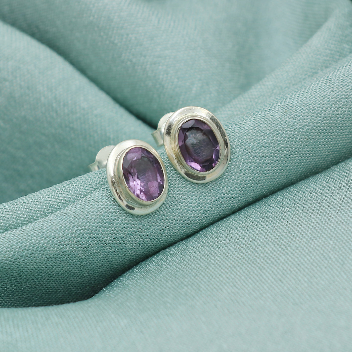 Oval Amethyst Earring