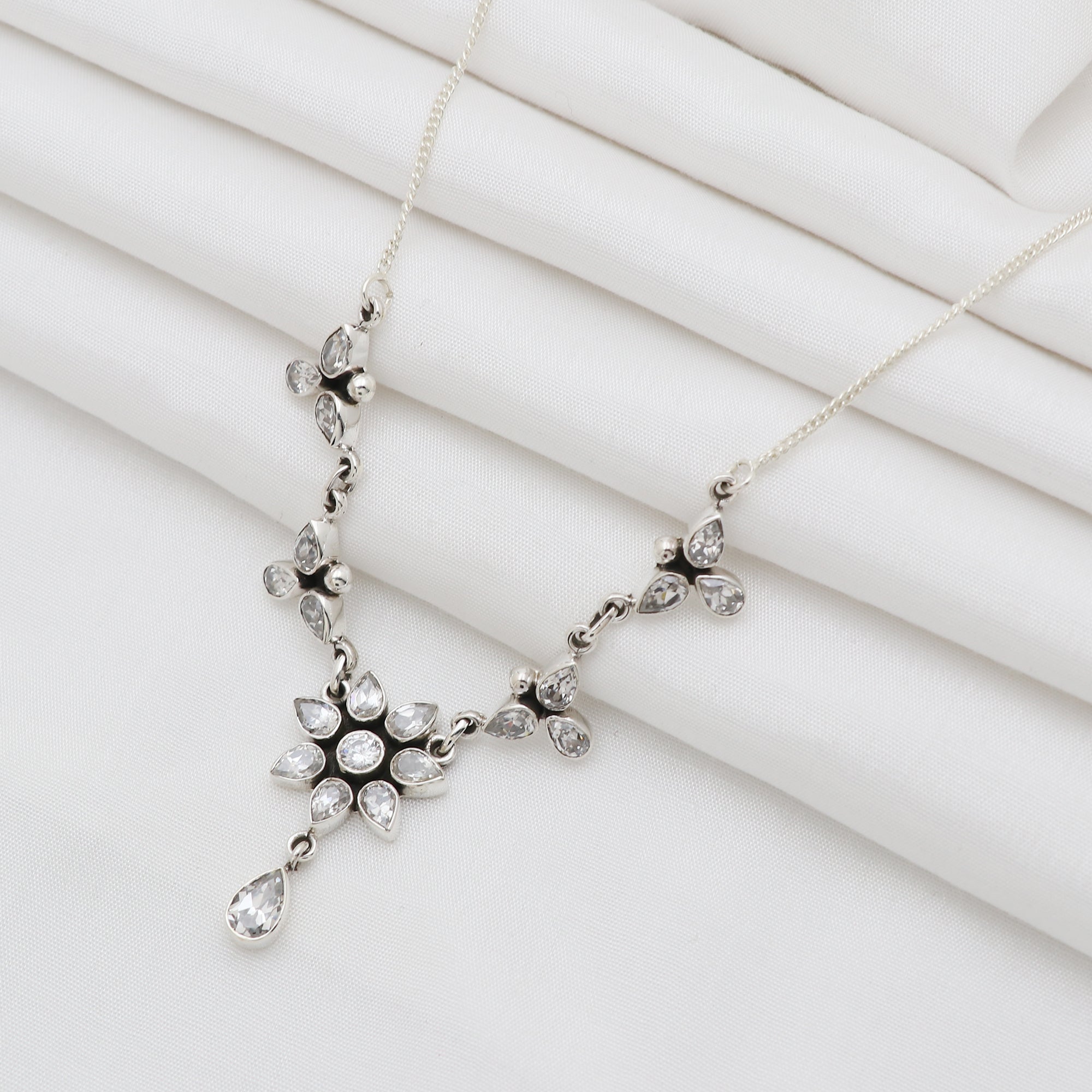 Murmur Necklace