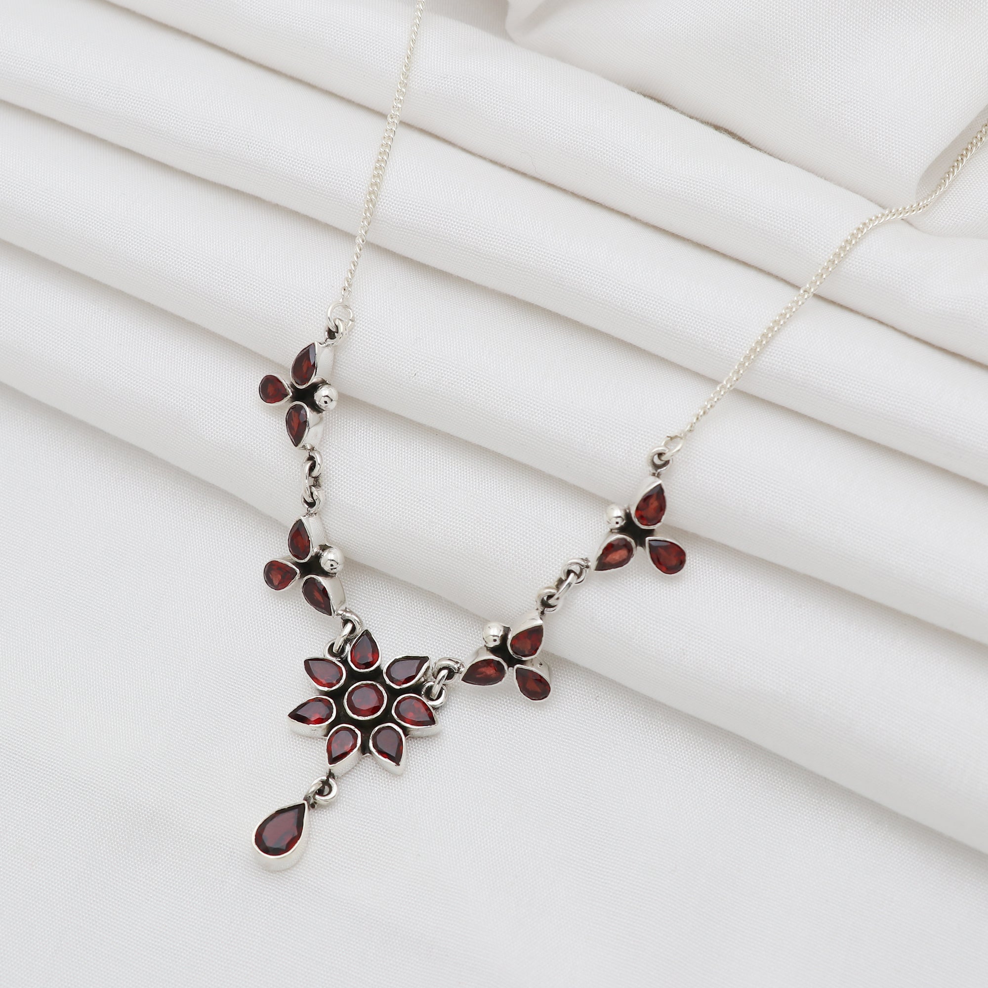 Murmur Necklace