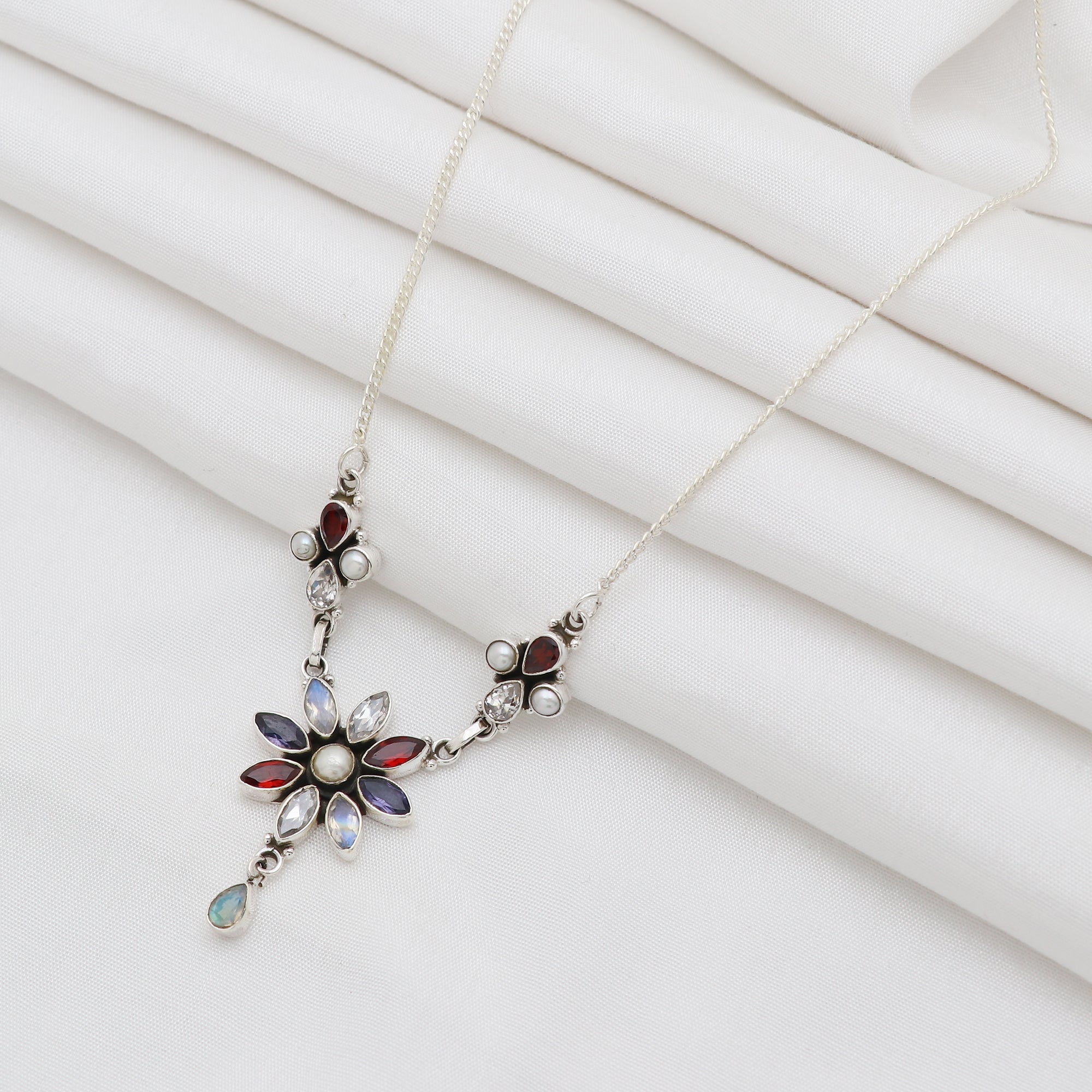 Murmur Necklace