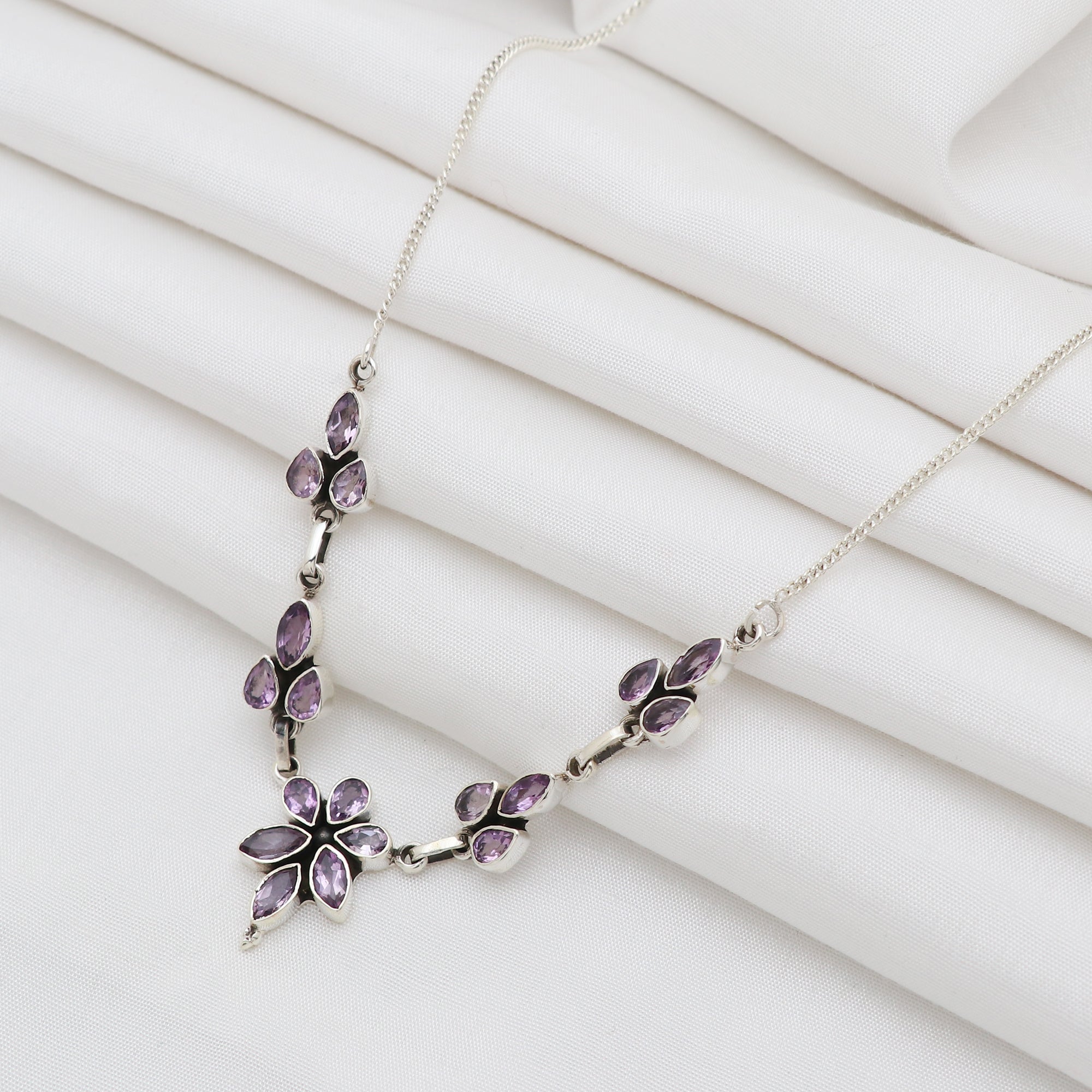 Manipa Necklace