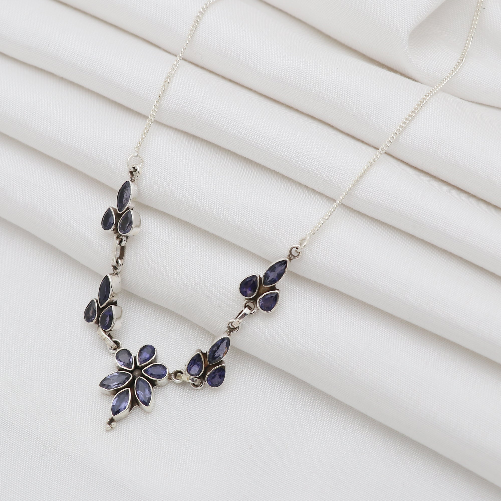 Manipa Necklace