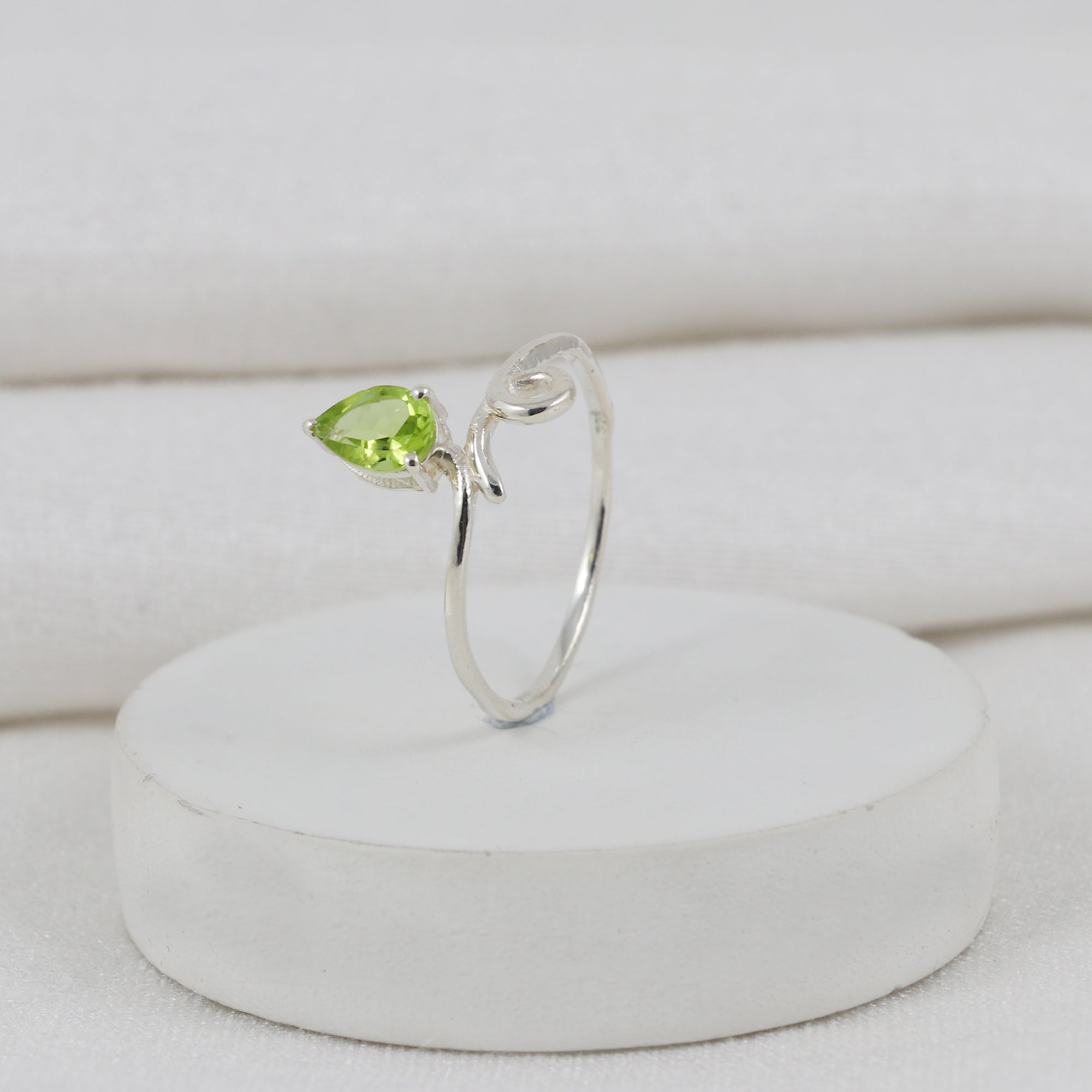 Gemstone Tiera Ring