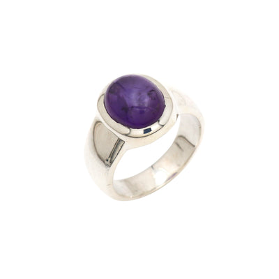 Classic Oval Amethyst Ring