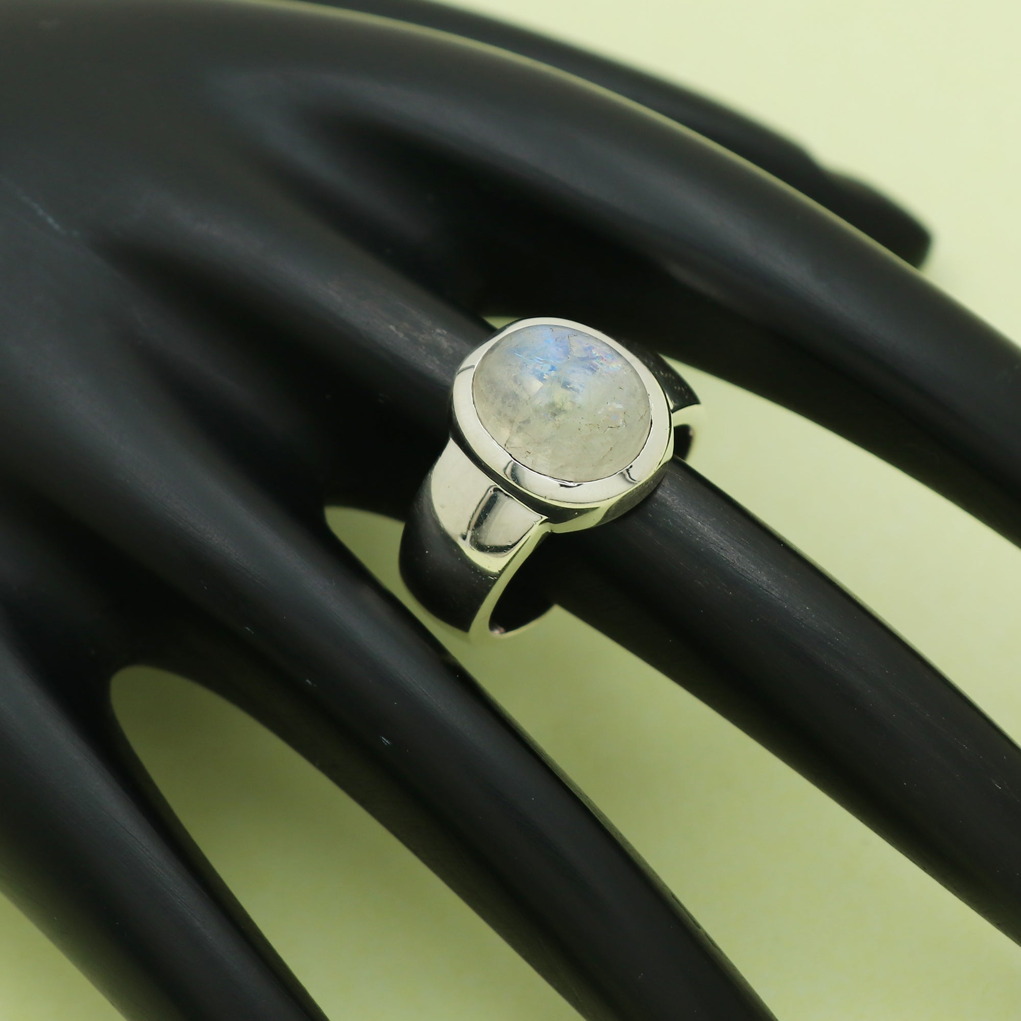 Classic Oval Ring