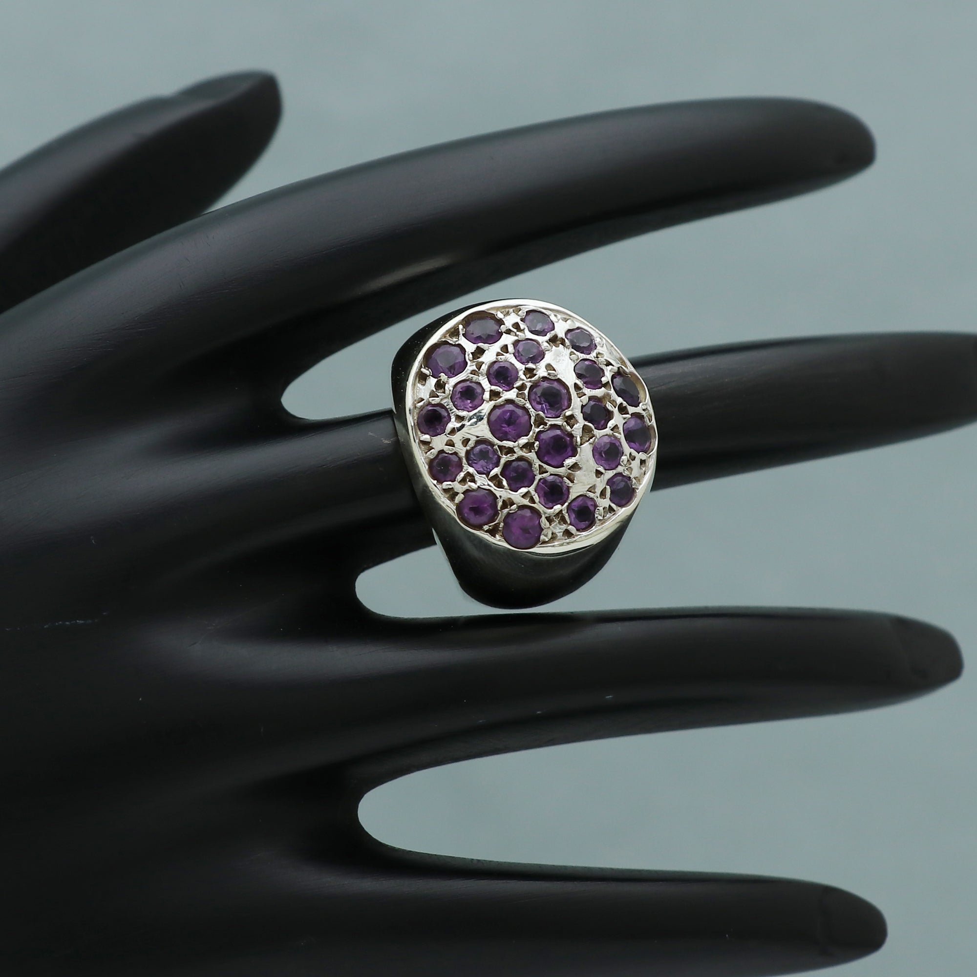 Globe Ring