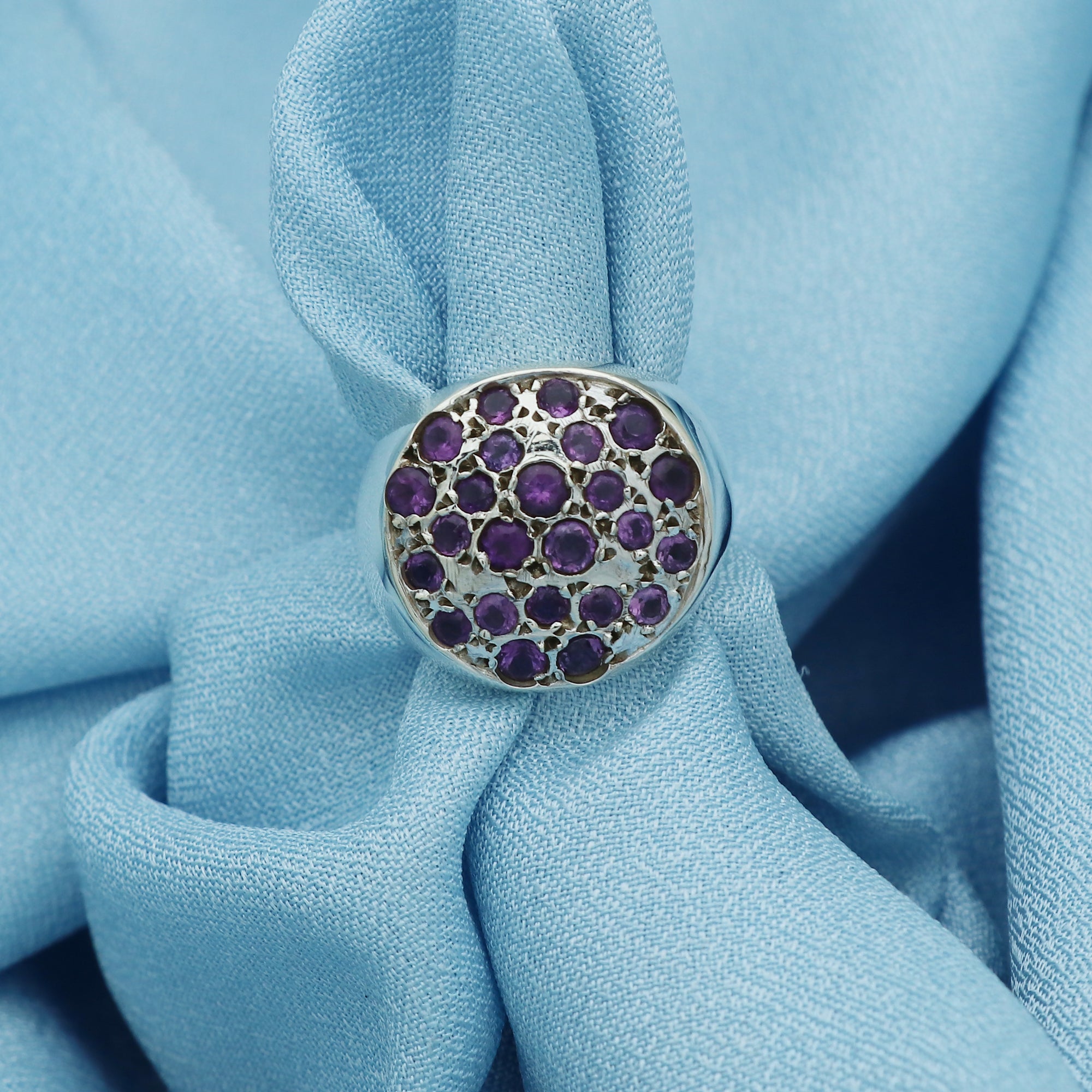 Globe Ring