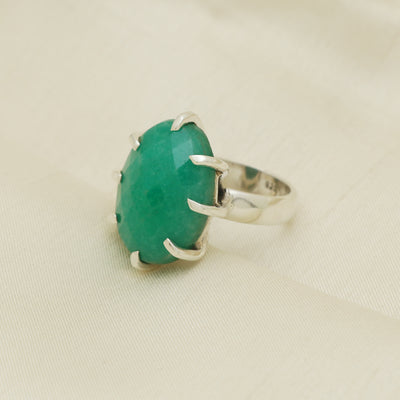 Oval Shape Emerald Agate Gemstone Ring