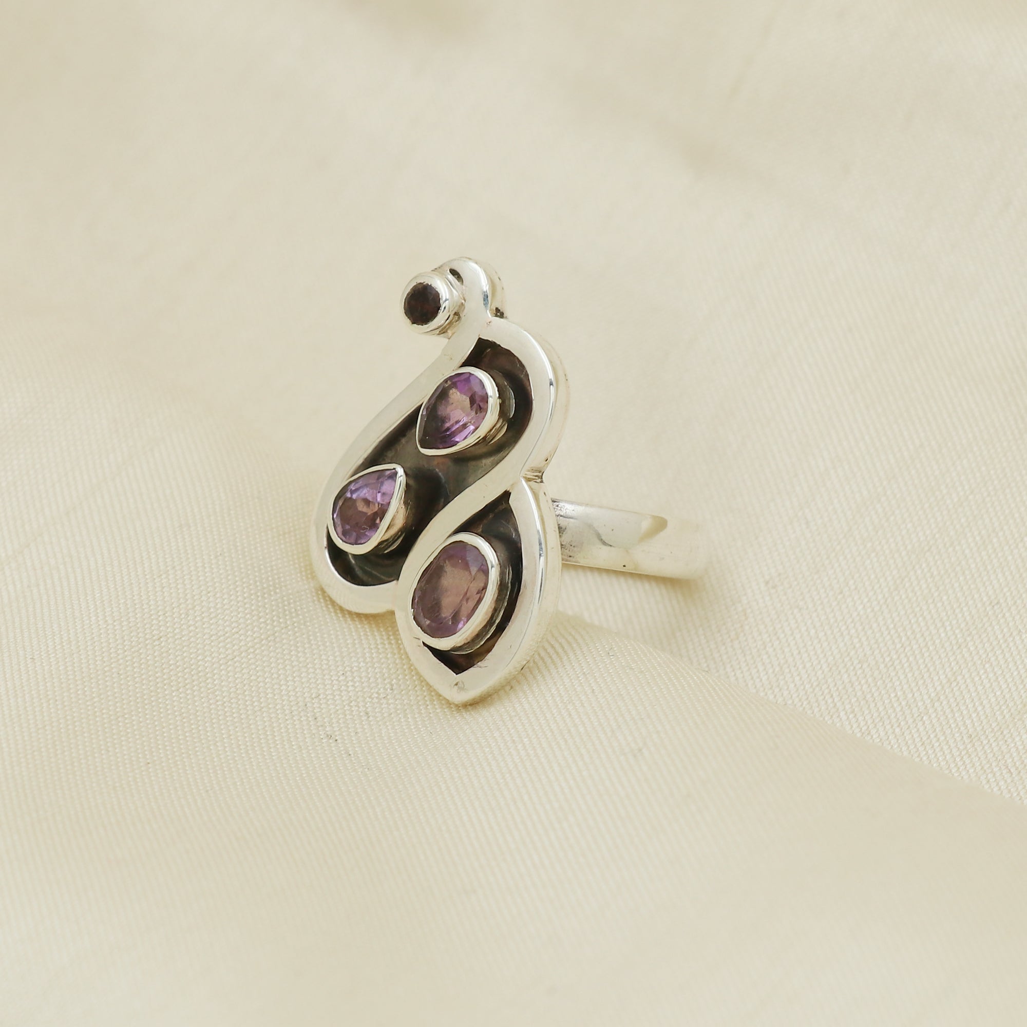 Alien Ring