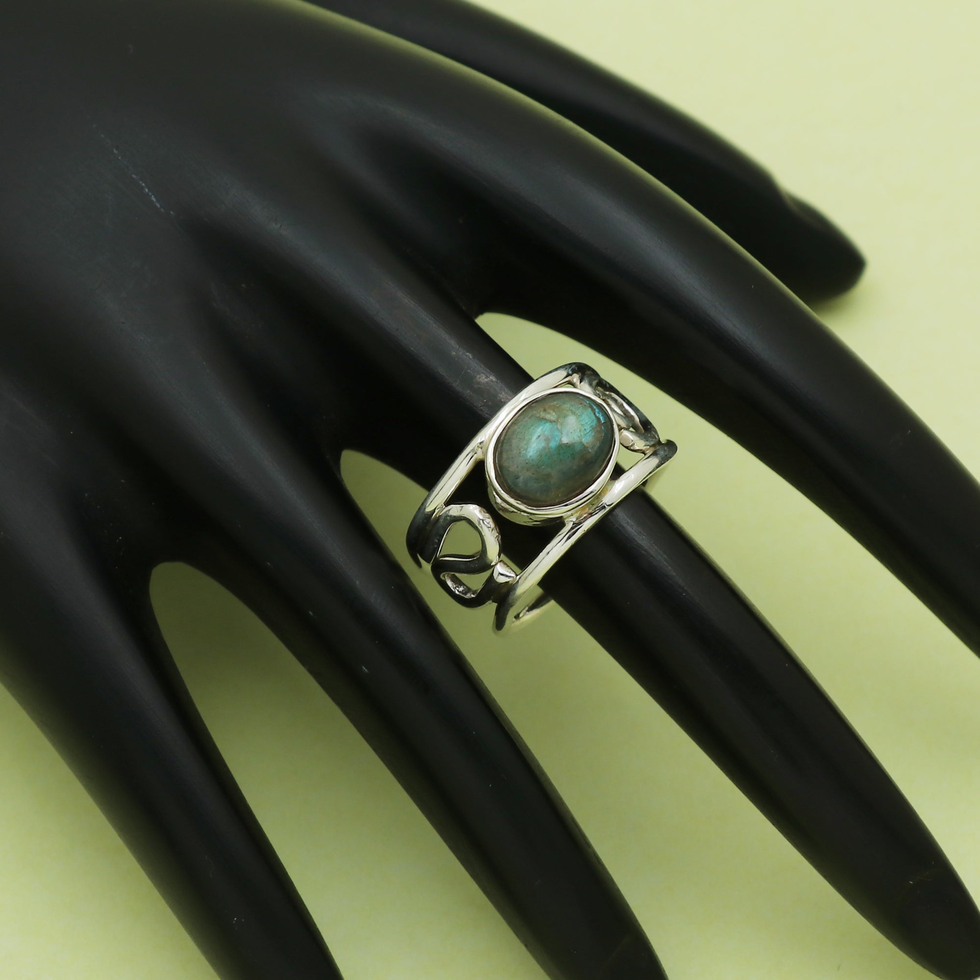 Aaru Ring