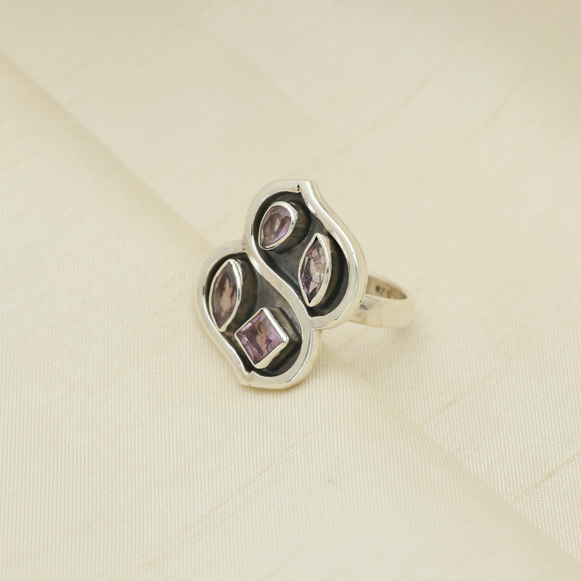 Alien Ring