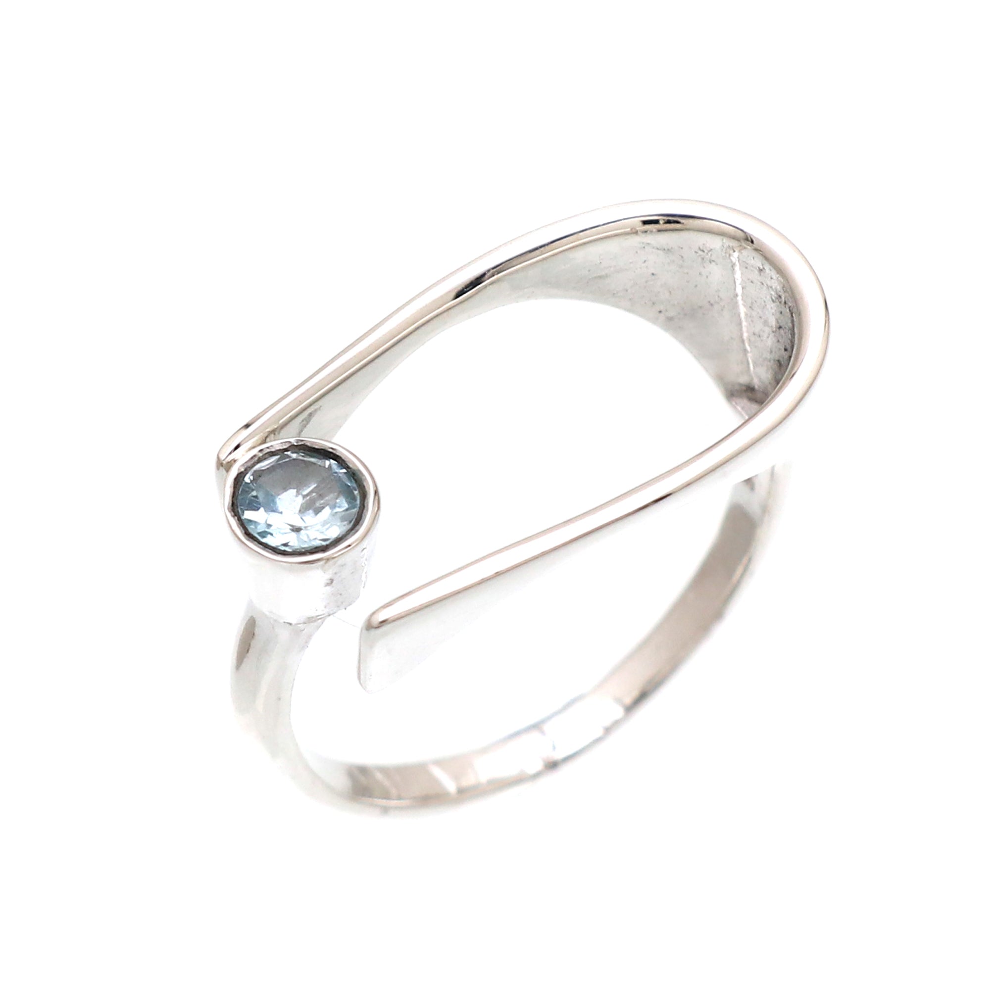 Designer Classic Round Stone Ring
