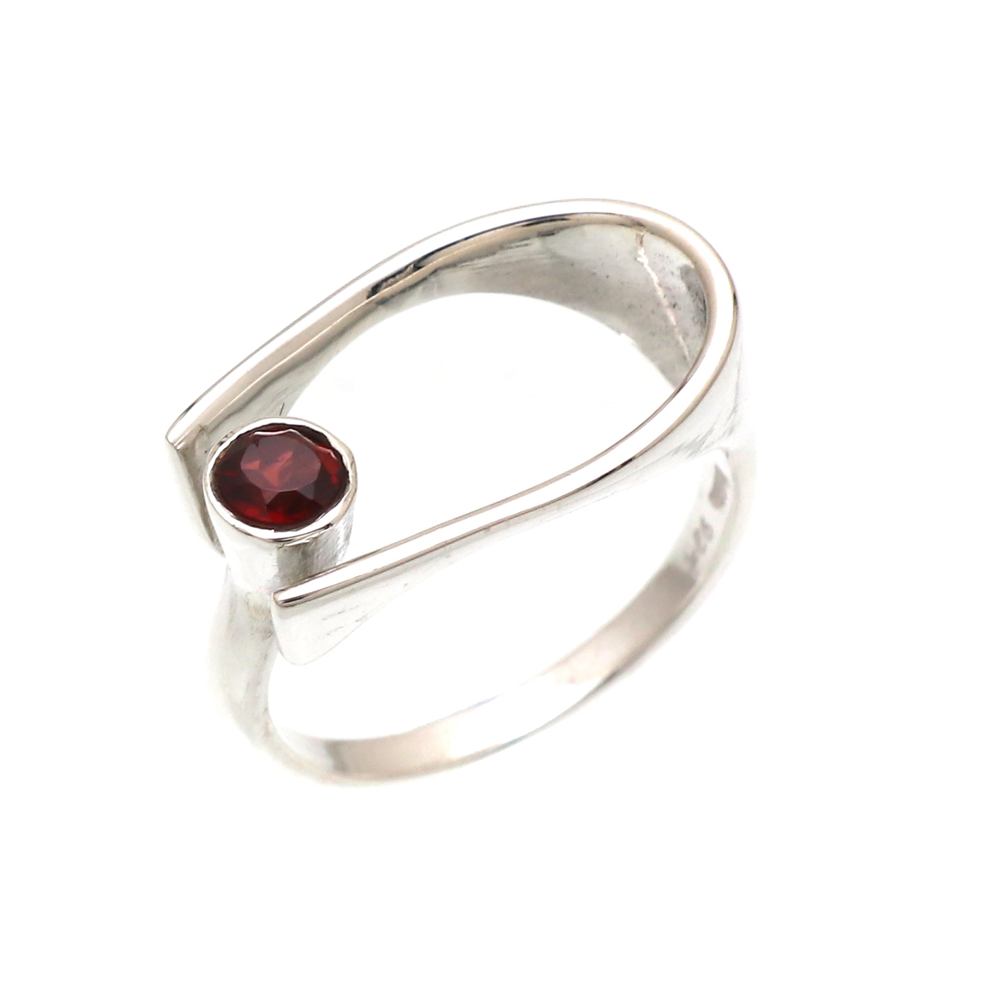 Designer Classic Round Stone Ring