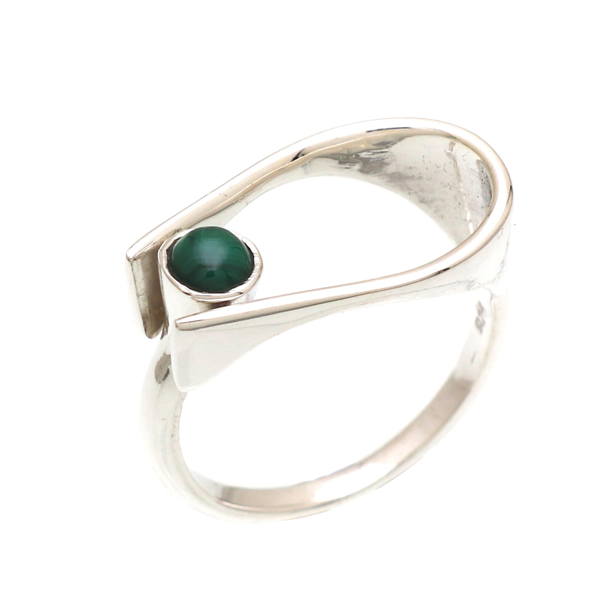 Designer Classic Round Stone Ring
