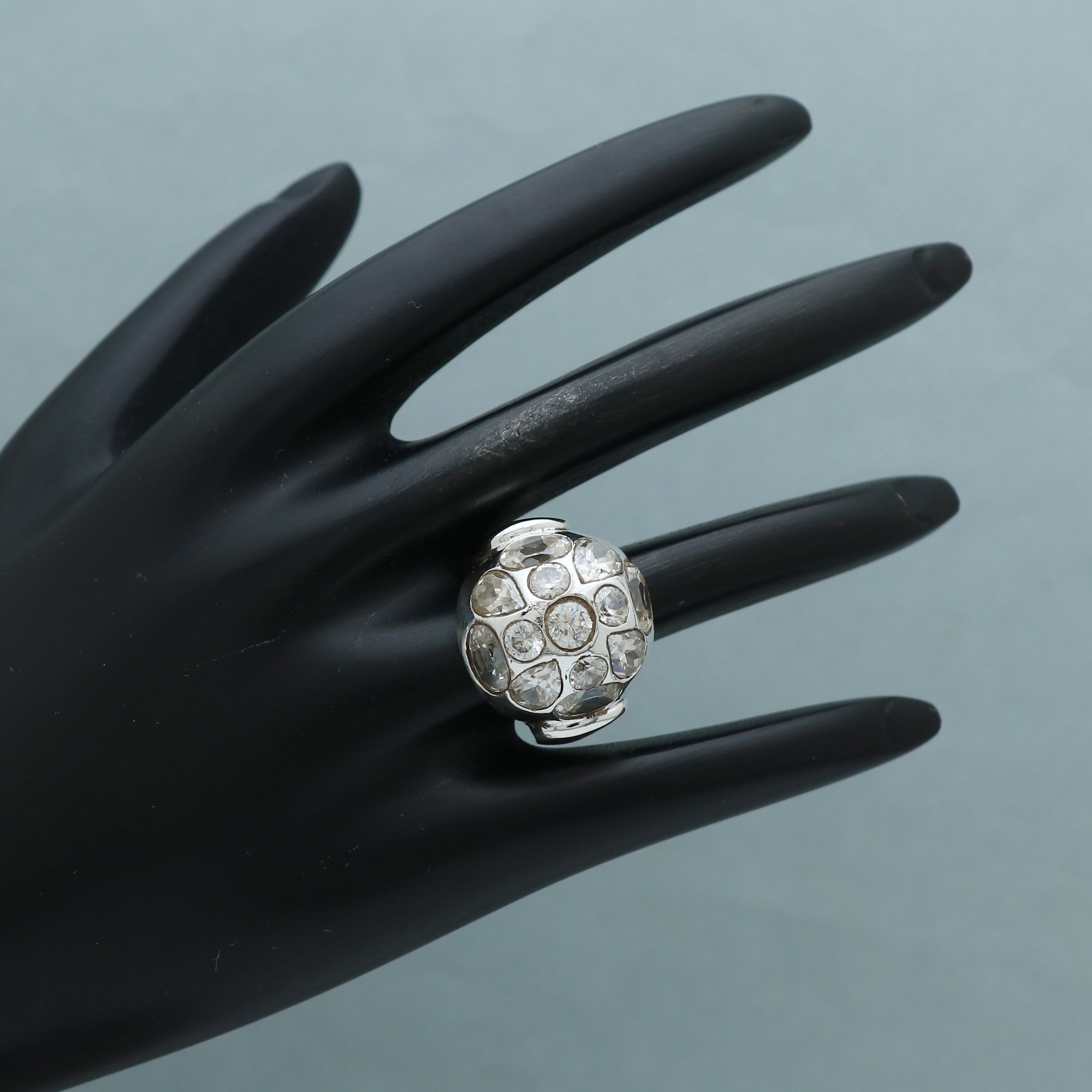 Globe Ring