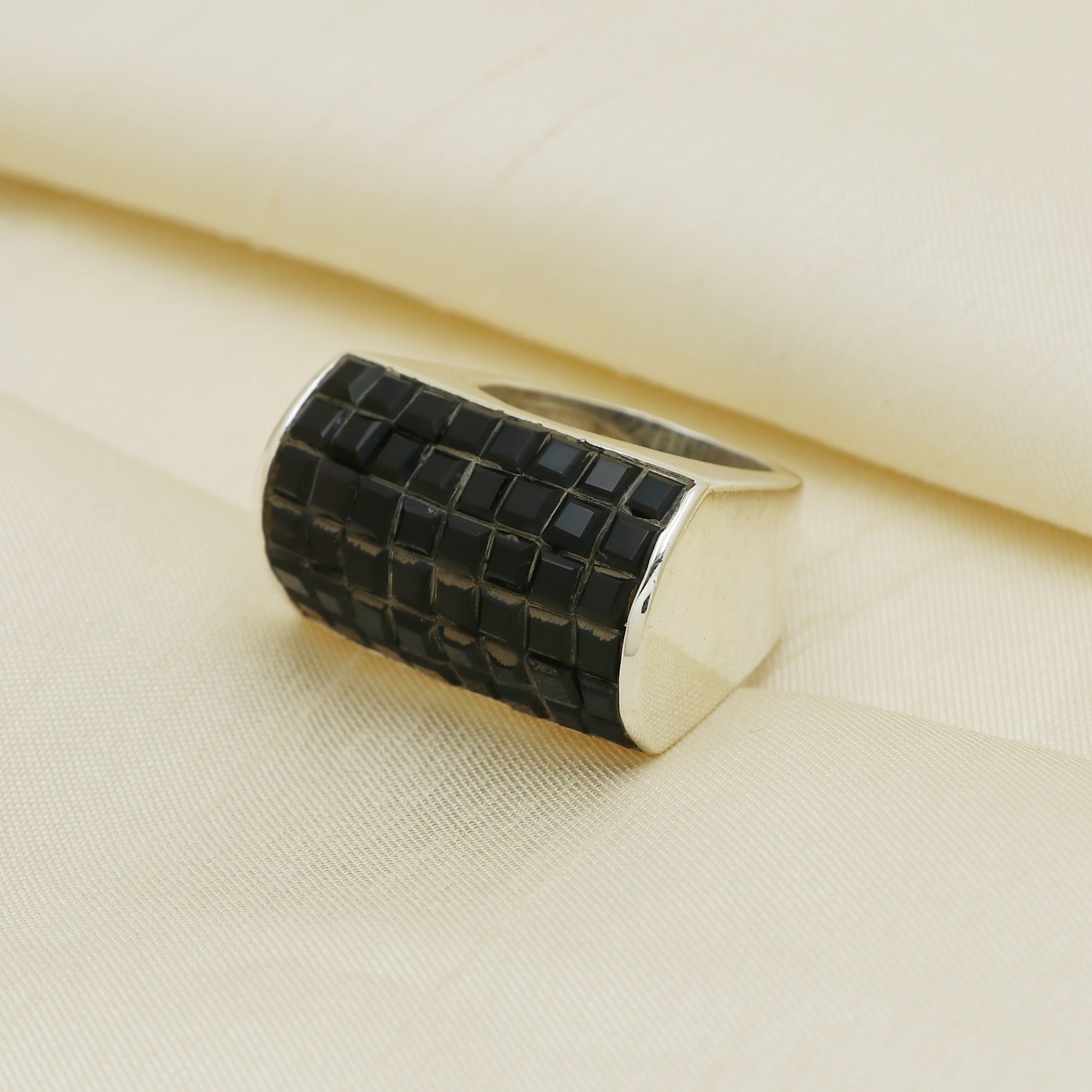 Elegant Ring v2