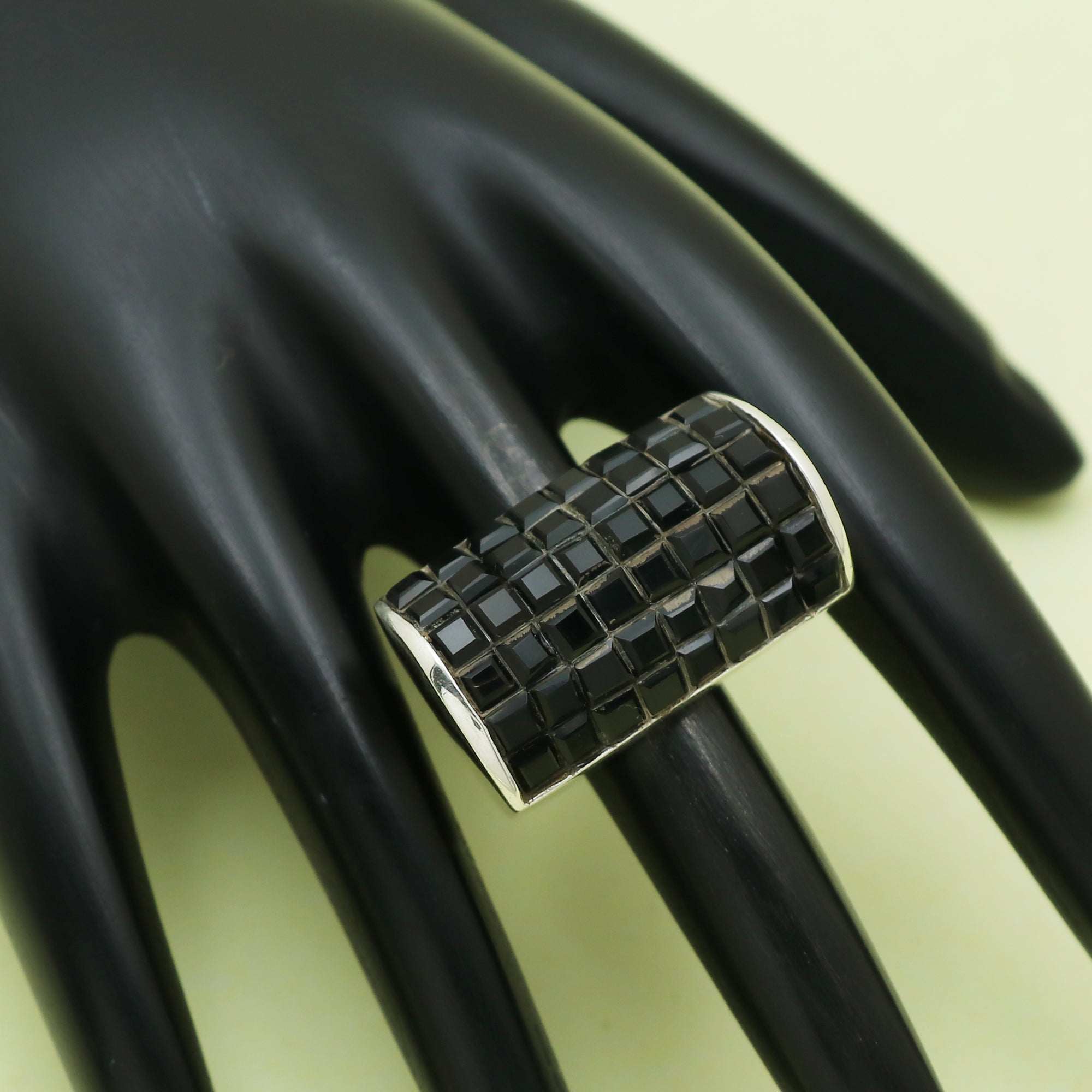 Elegant Ring v2