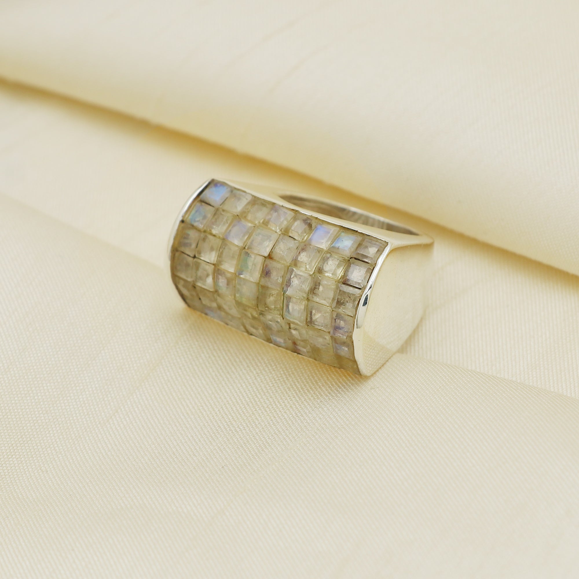 Elegant Ring v2