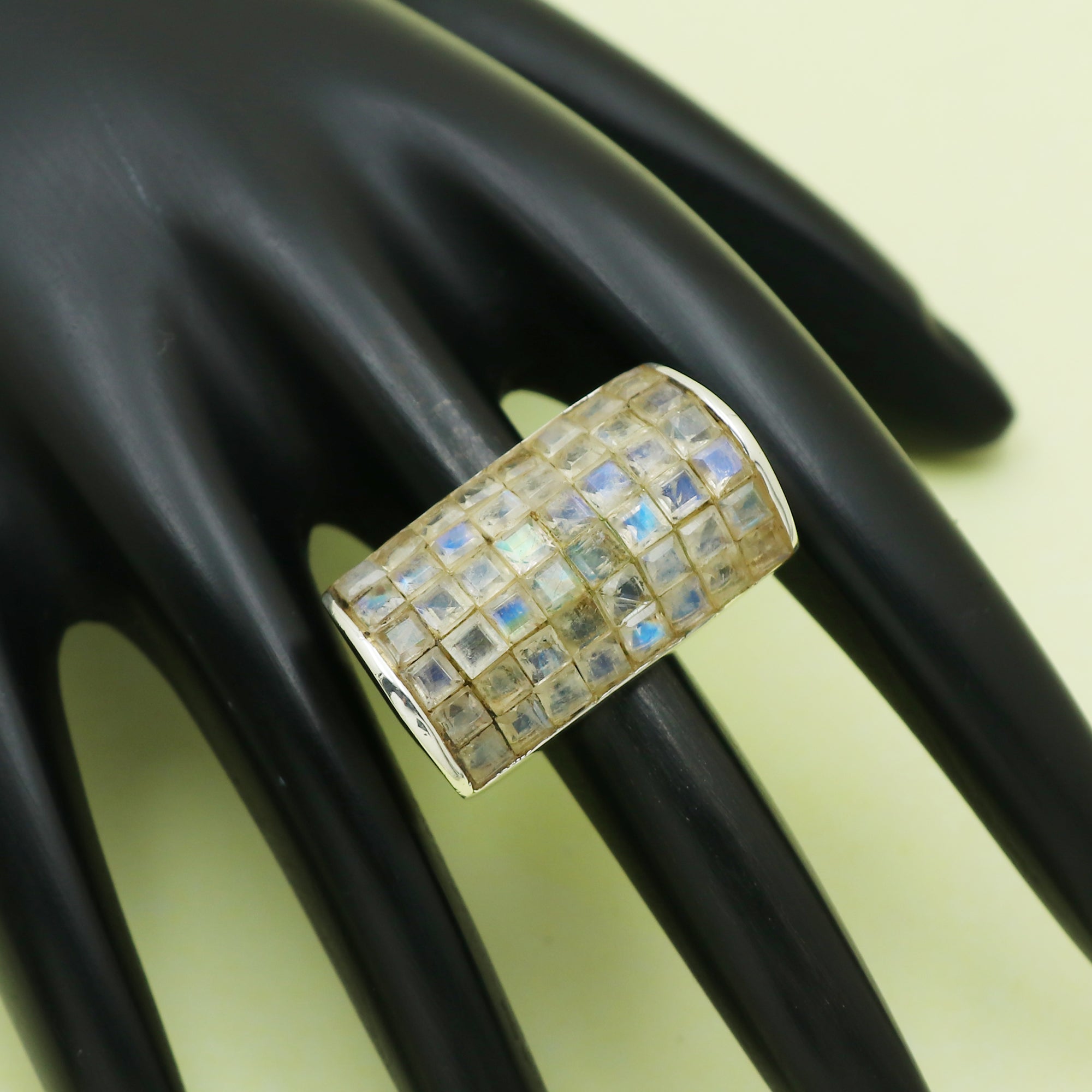 Elegant Ring v2