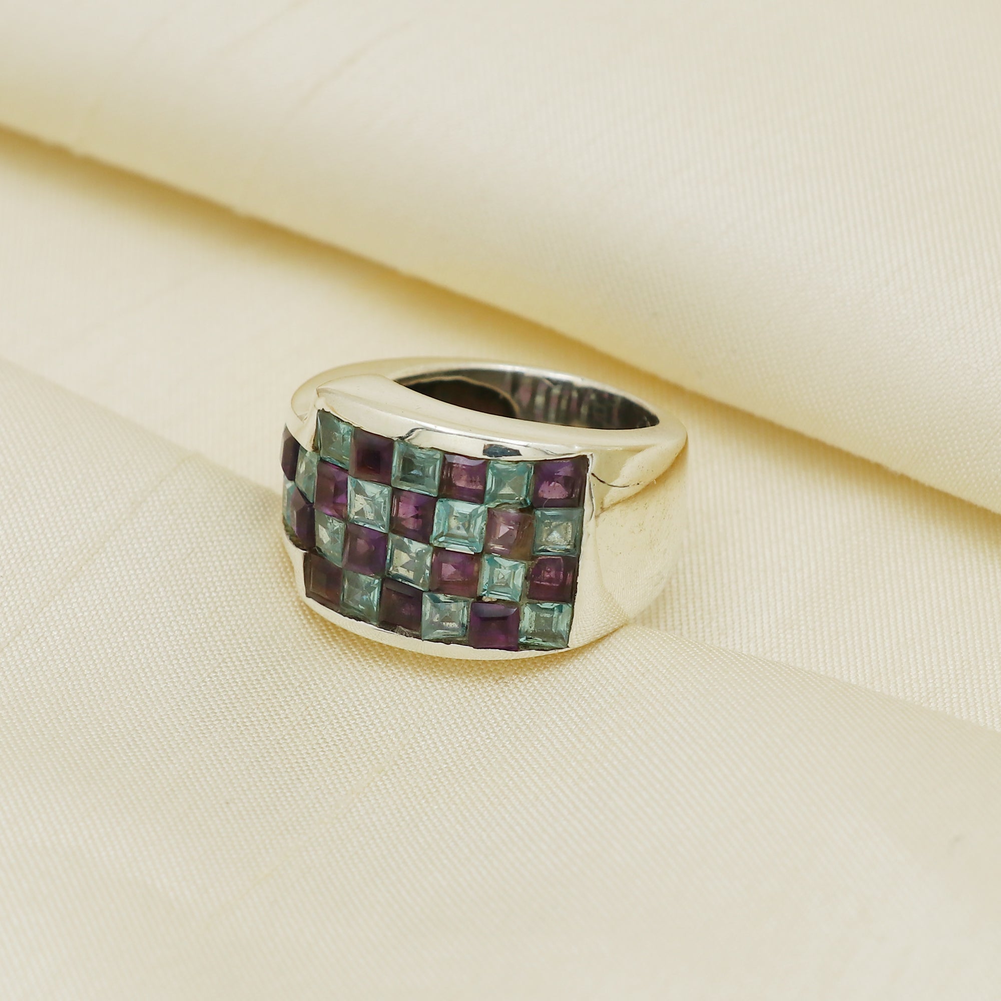 Dapper Ring