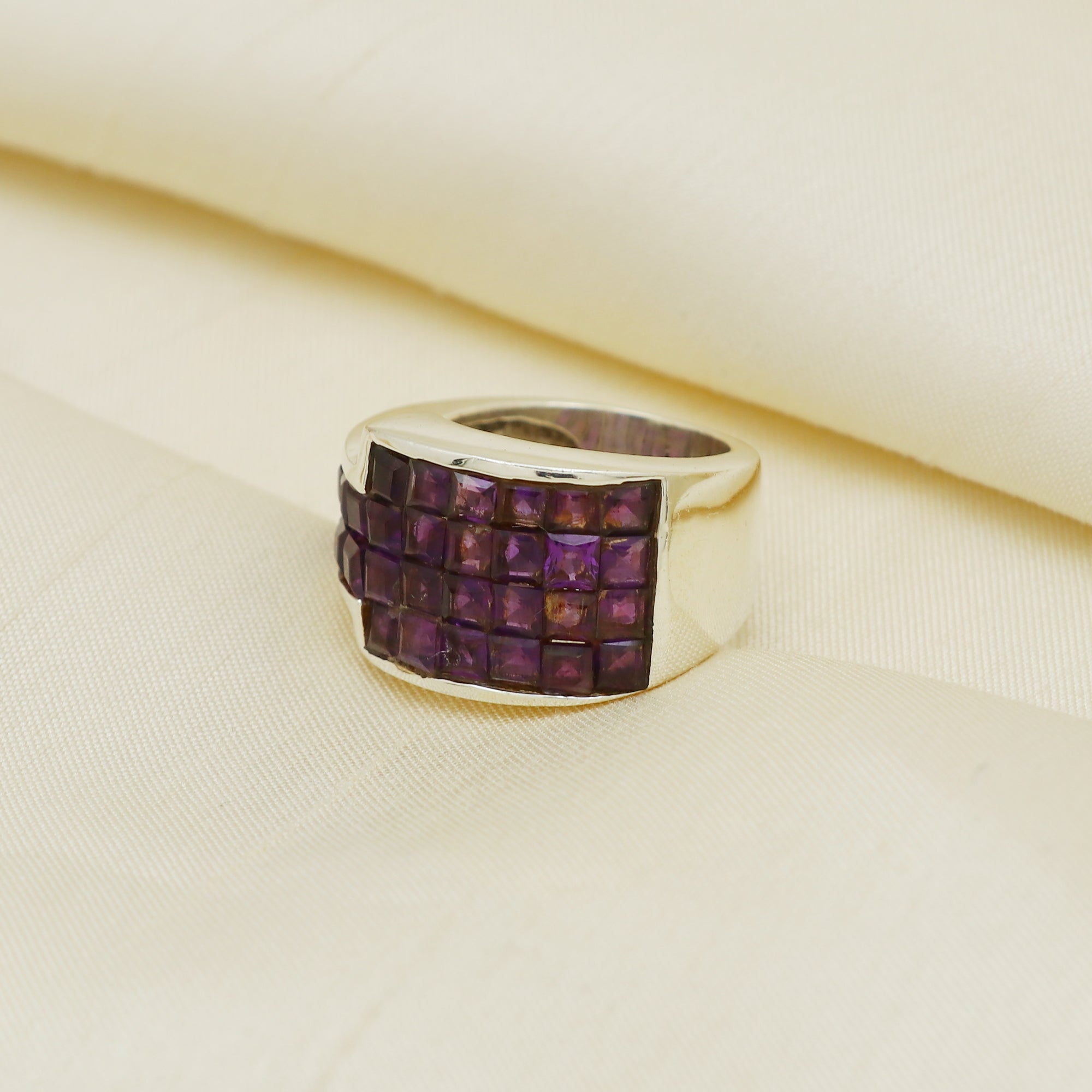 Dapper Ring