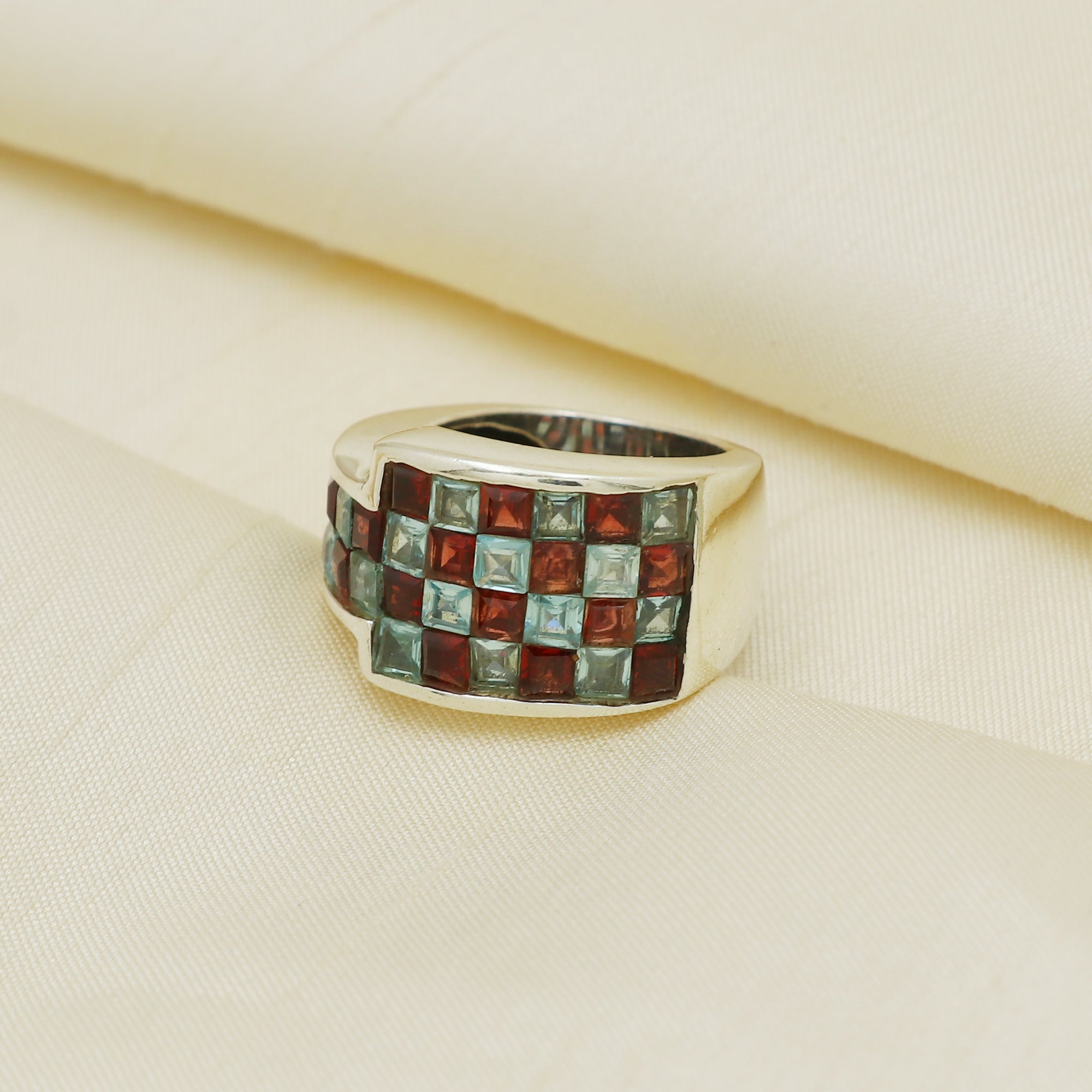 Dapper Ring