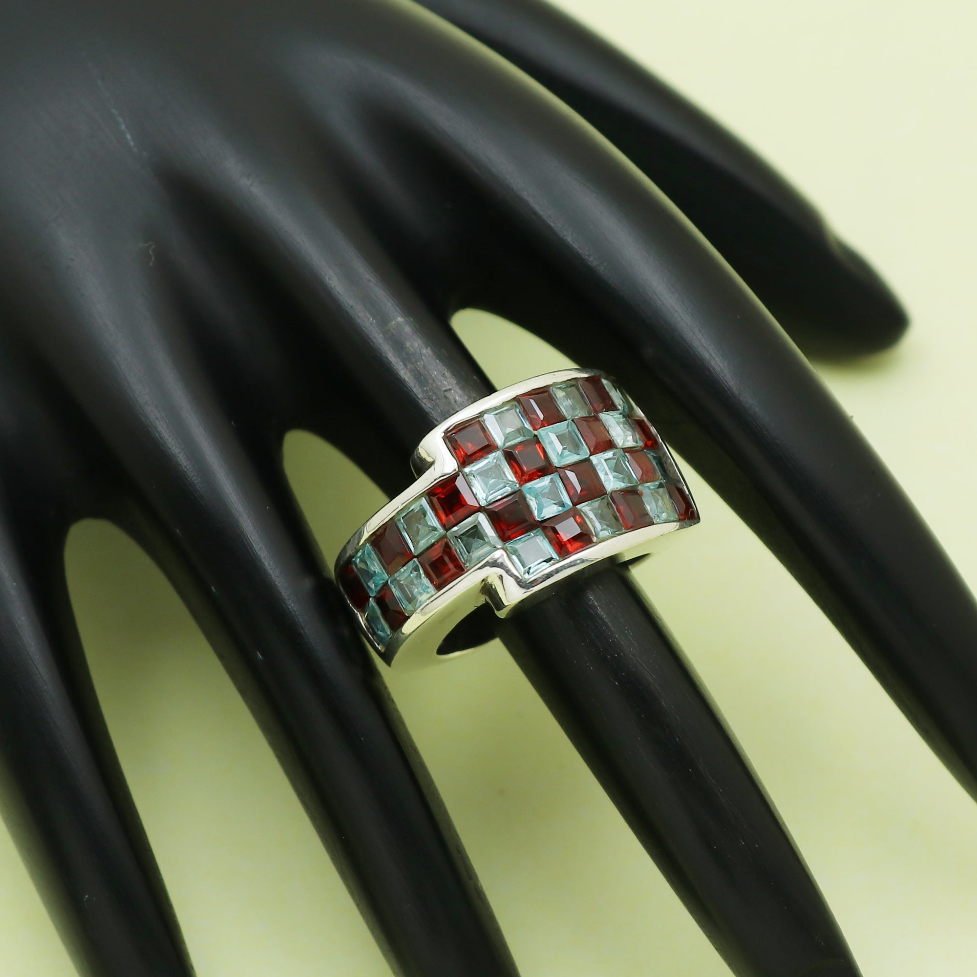 Dapper Ring