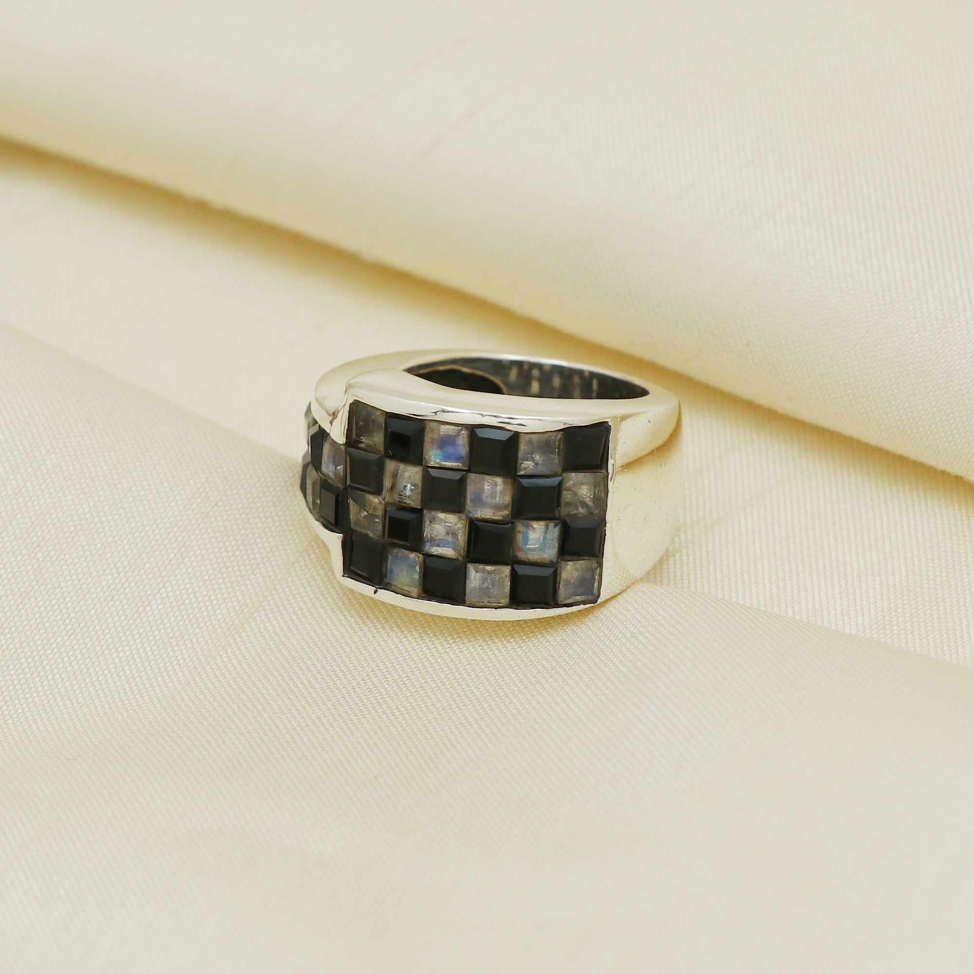 Dapper Ring