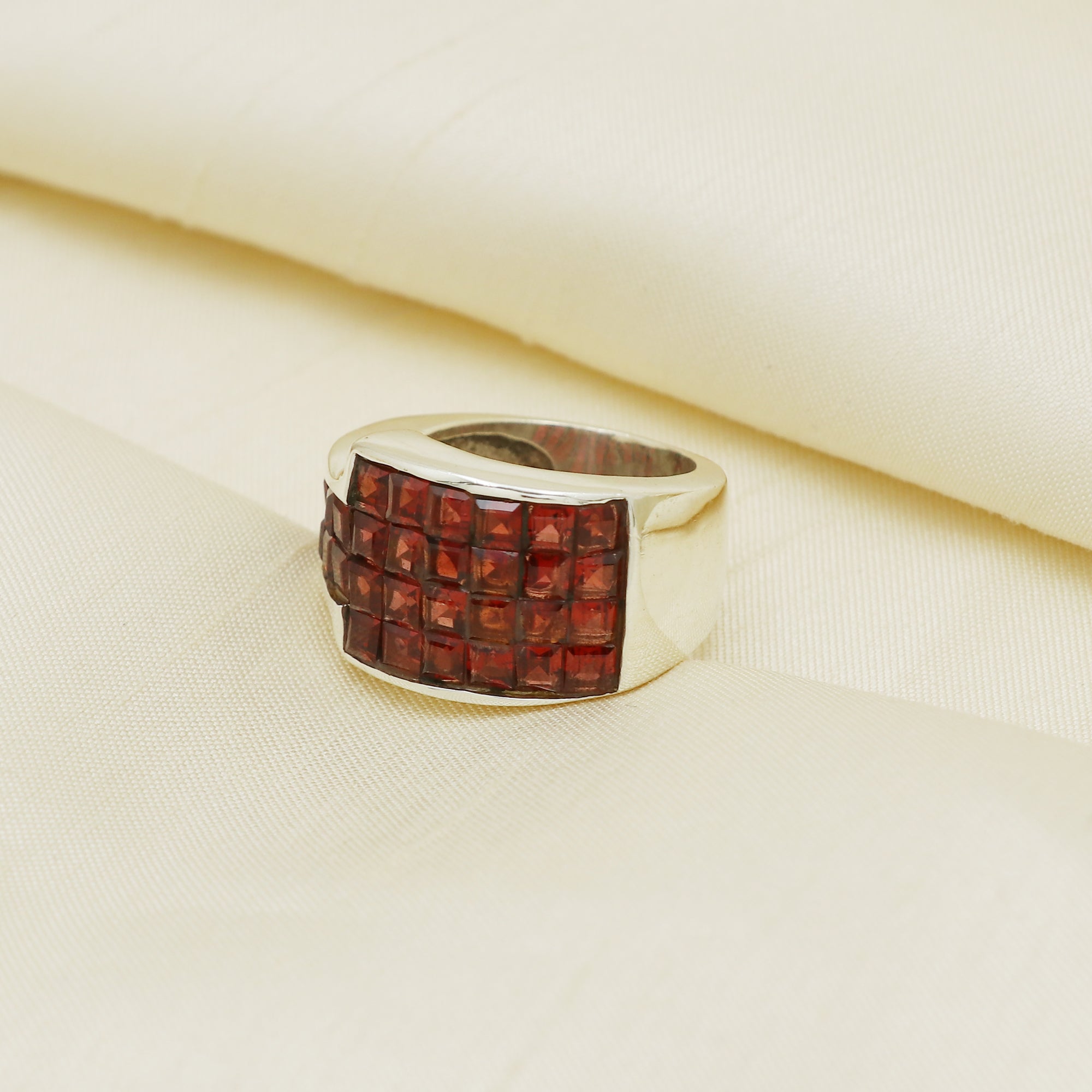 Dapper Ring
