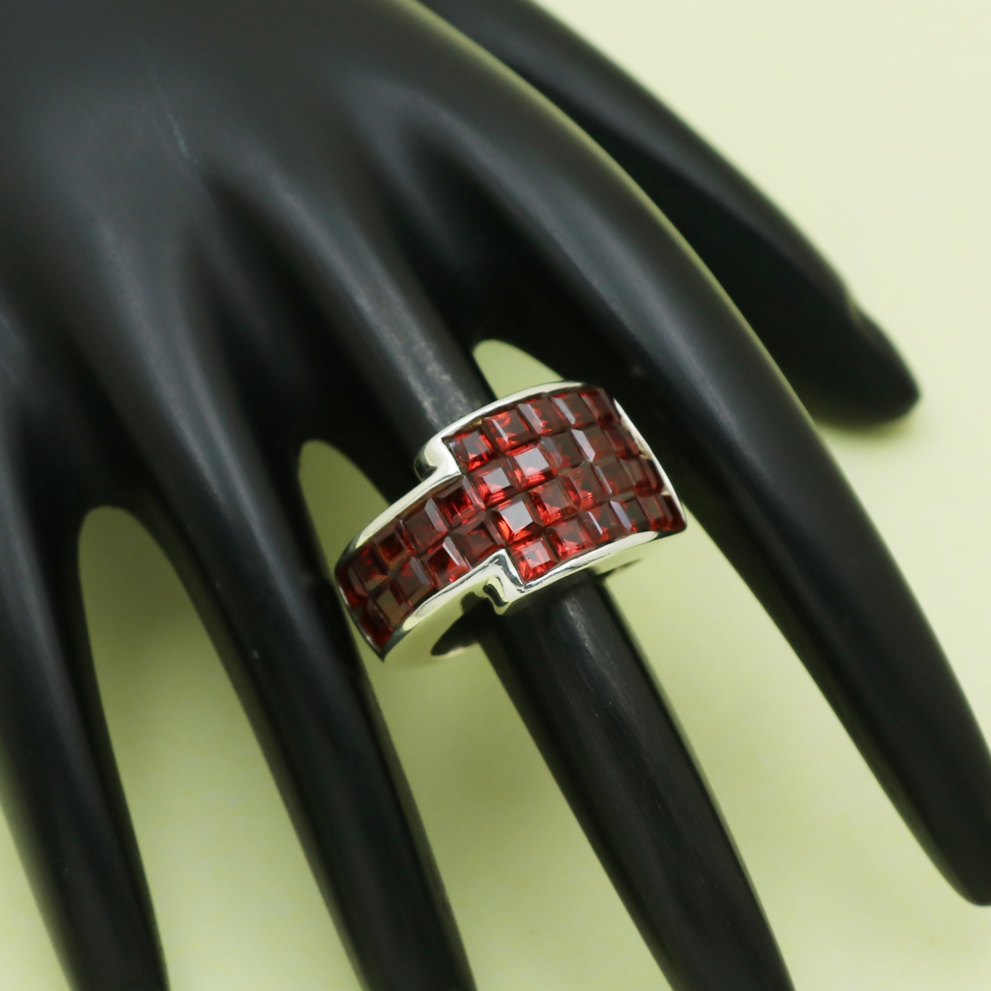 Dapper Ring