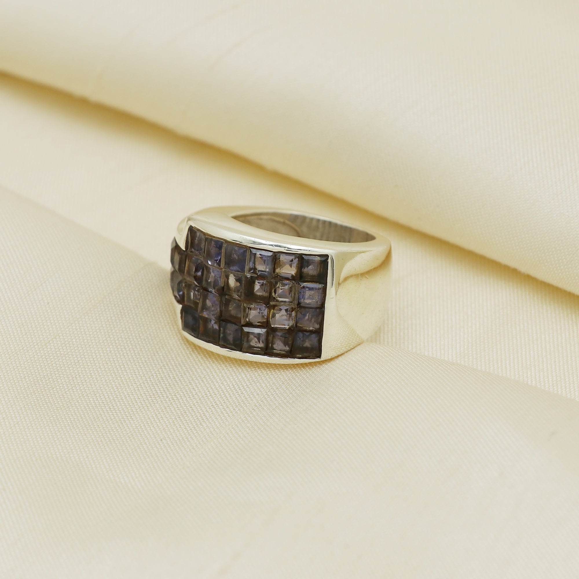 Dapper Ring