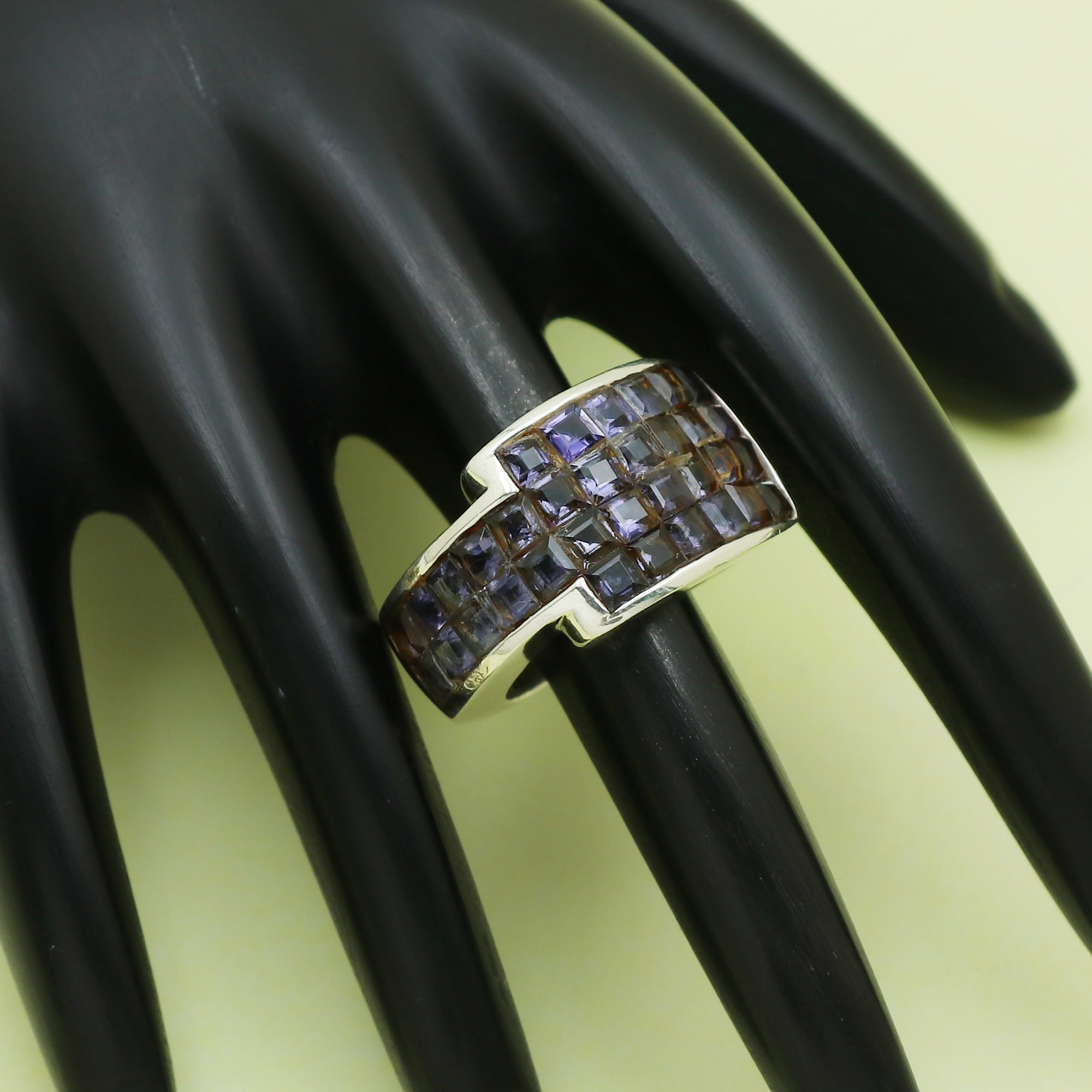 Dapper Ring