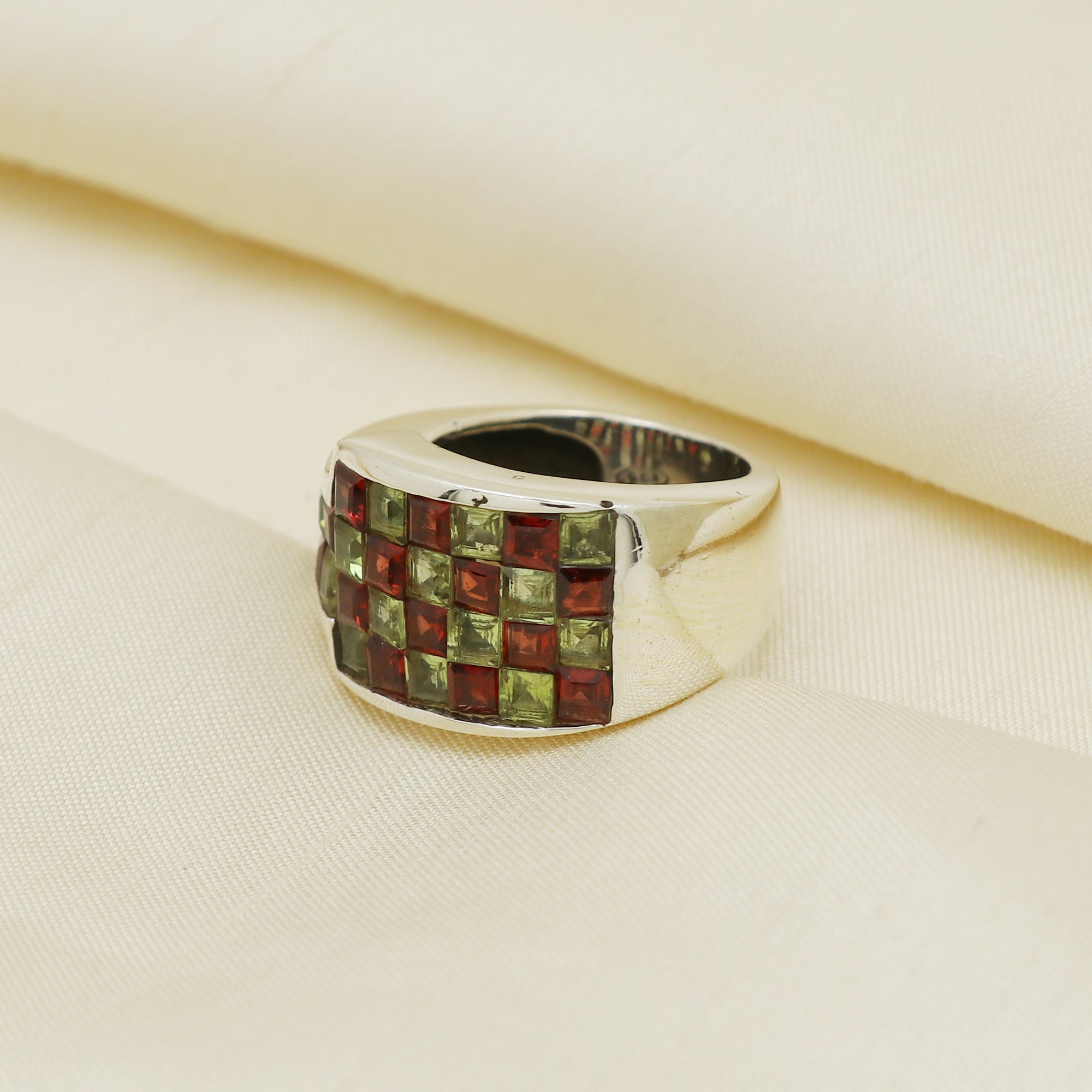 Dapper Ring