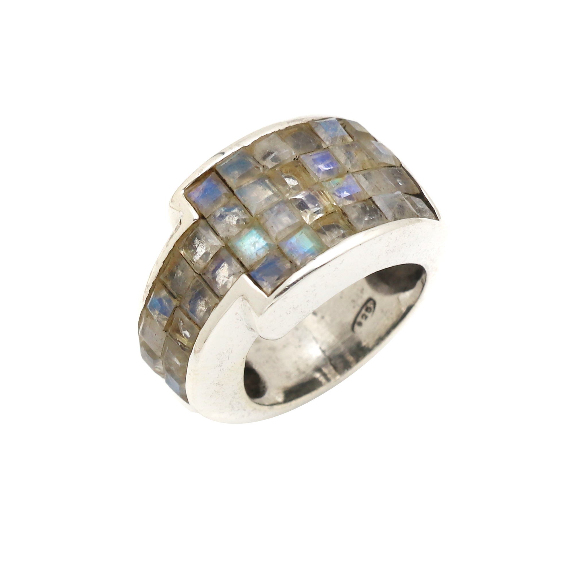 Dapper Ring