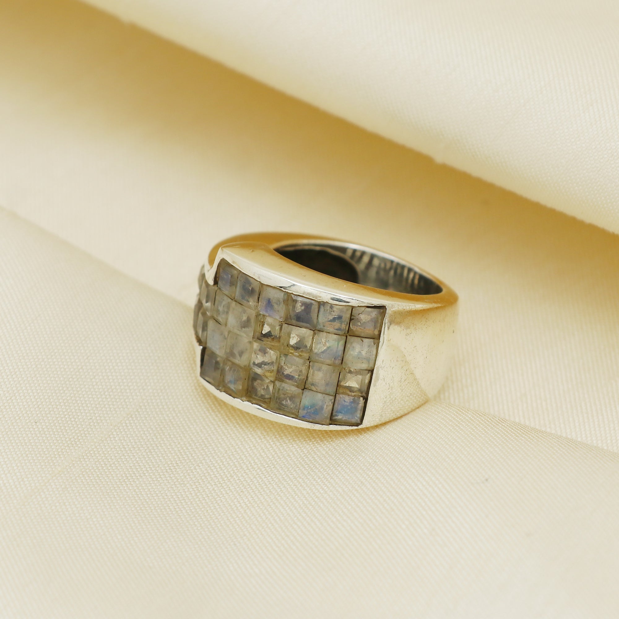 Dapper Ring