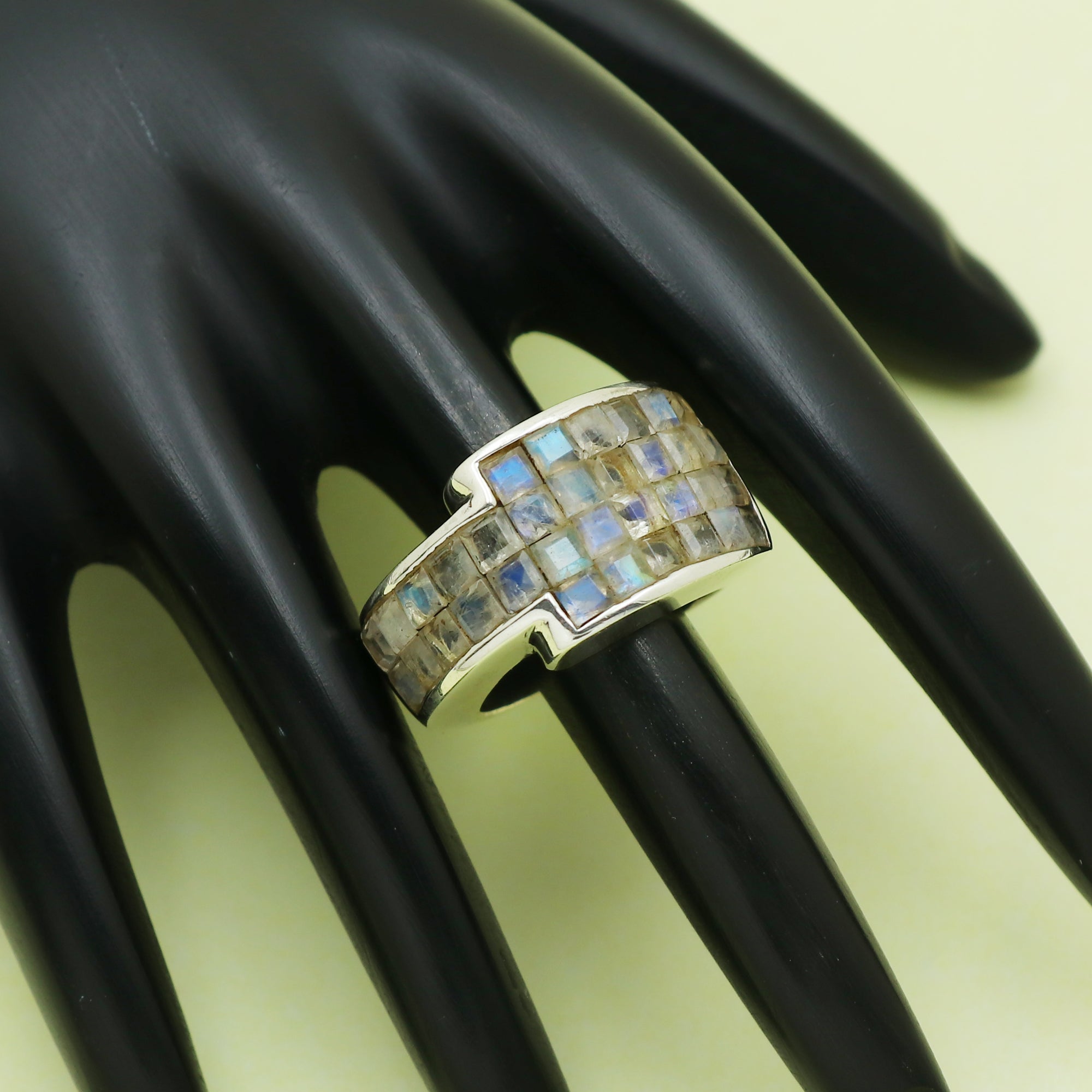 Dapper Ring