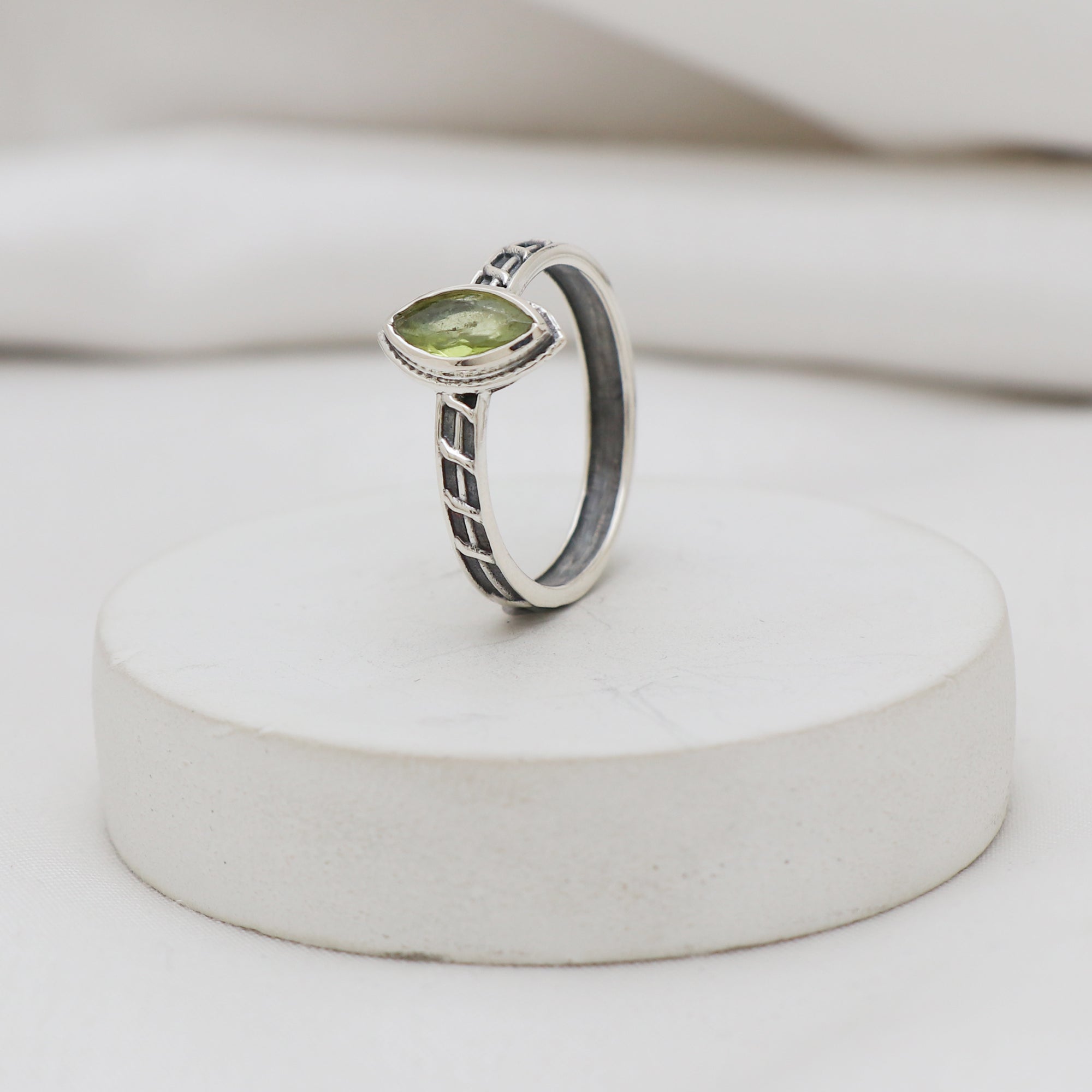 Marquise Minimal Ring