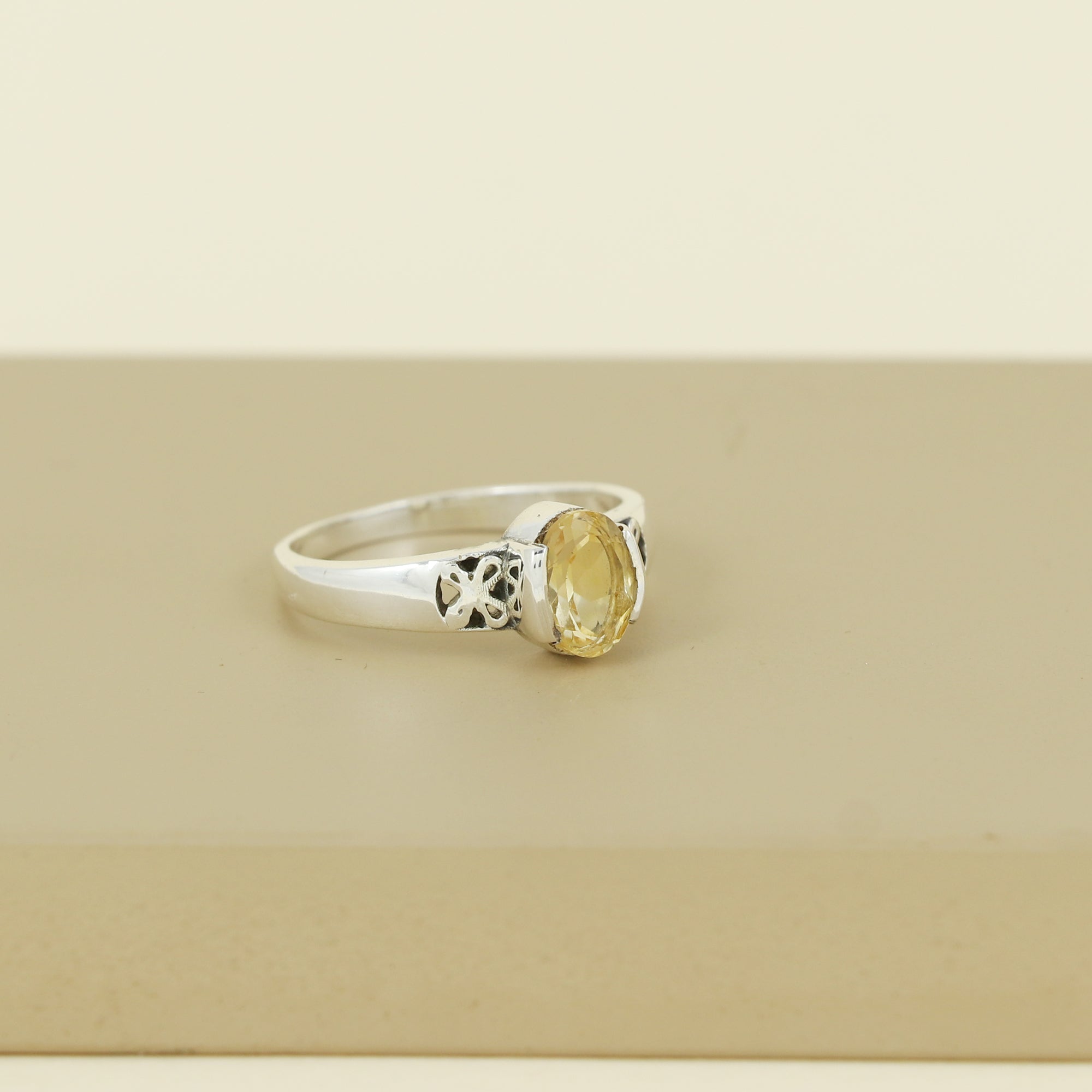 Flower Minimal Ring