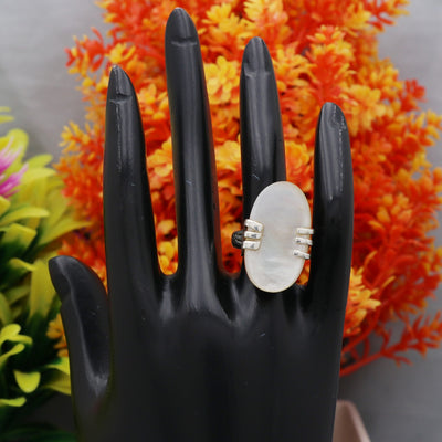 Handy Universe Ring
